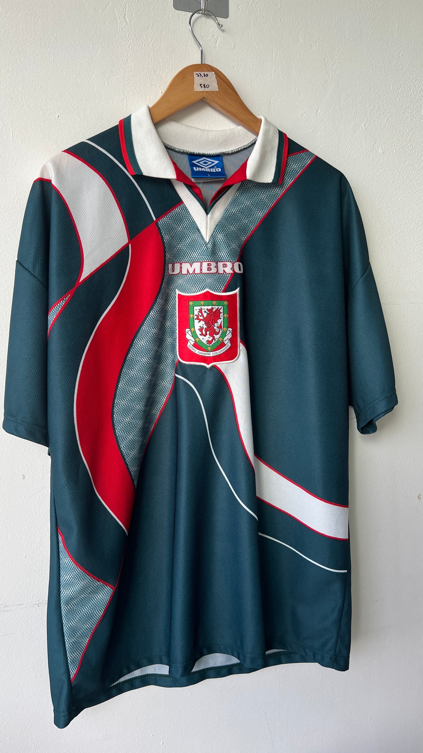 Wales 1994-96 Away Shirt Giggs #11 (L)