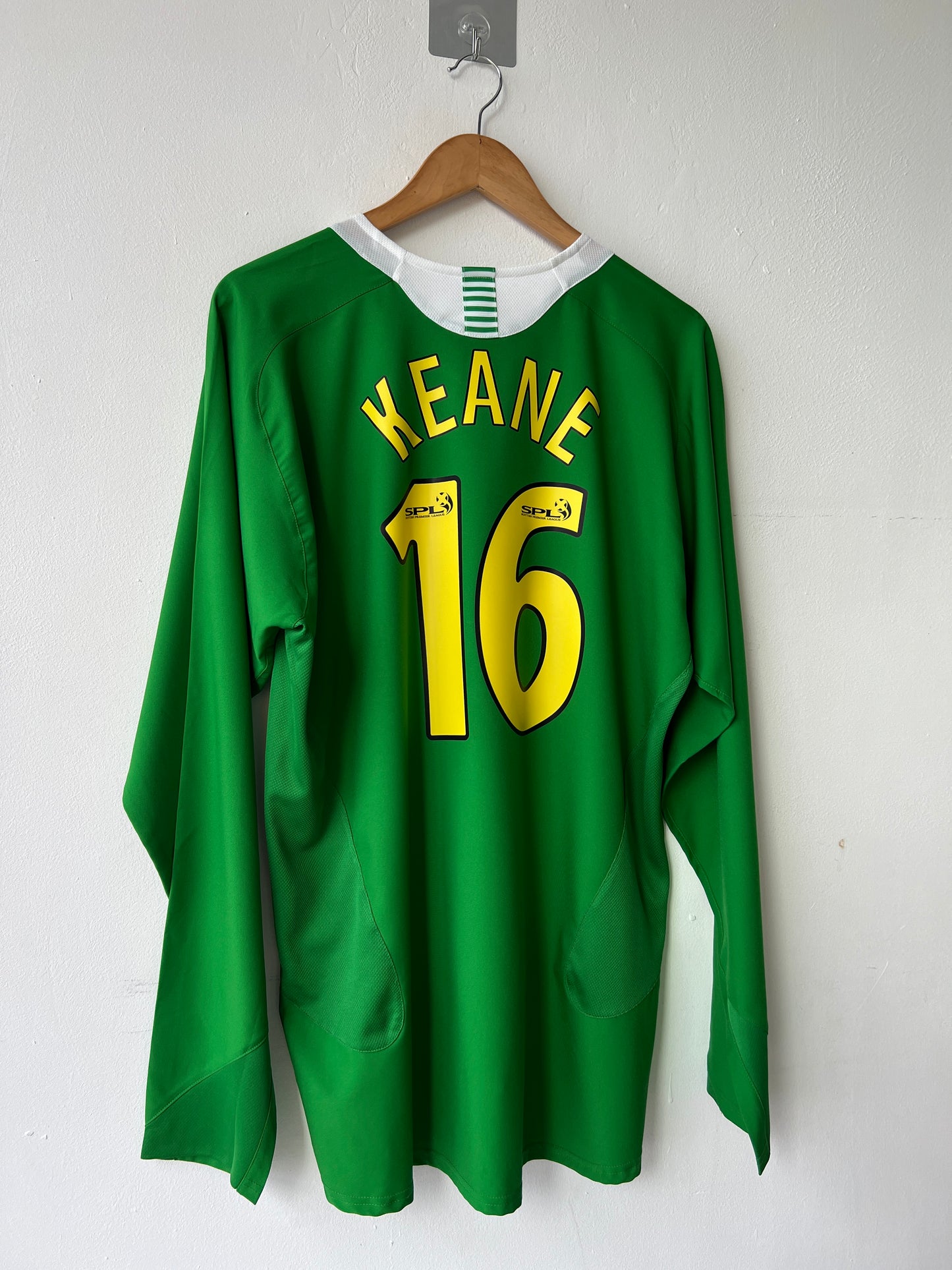 (XL) Celtic 2005-06 Away Long Sleeve Shirt Keane #16