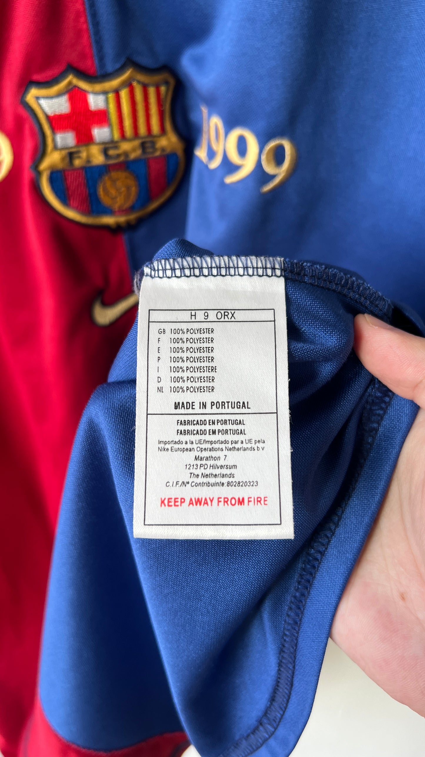 Barcelona 1999-00 Home Shirt Puyol #32 (L)