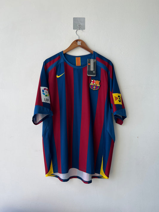 (XL) Barcelona 2005-06 Home Shirt Ronaldinho #10 (NEW)