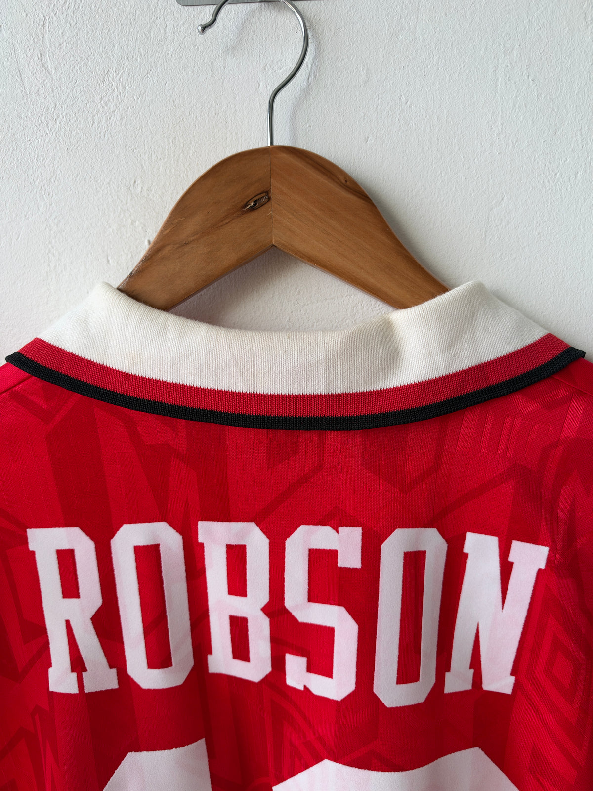 (L) Manchester United 1992-94 Home Shirt Bryan Robson #12