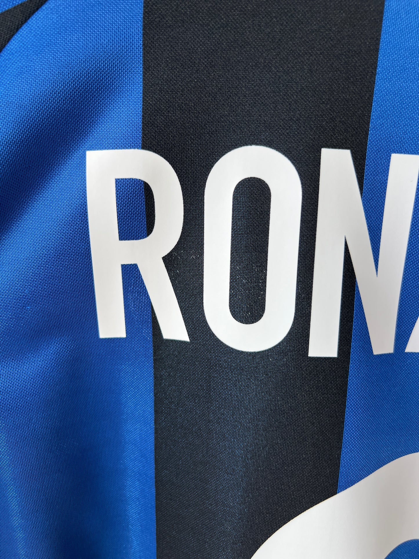 Inter Milan 2001-02 Home Shirt Ronaldo #9 (L)