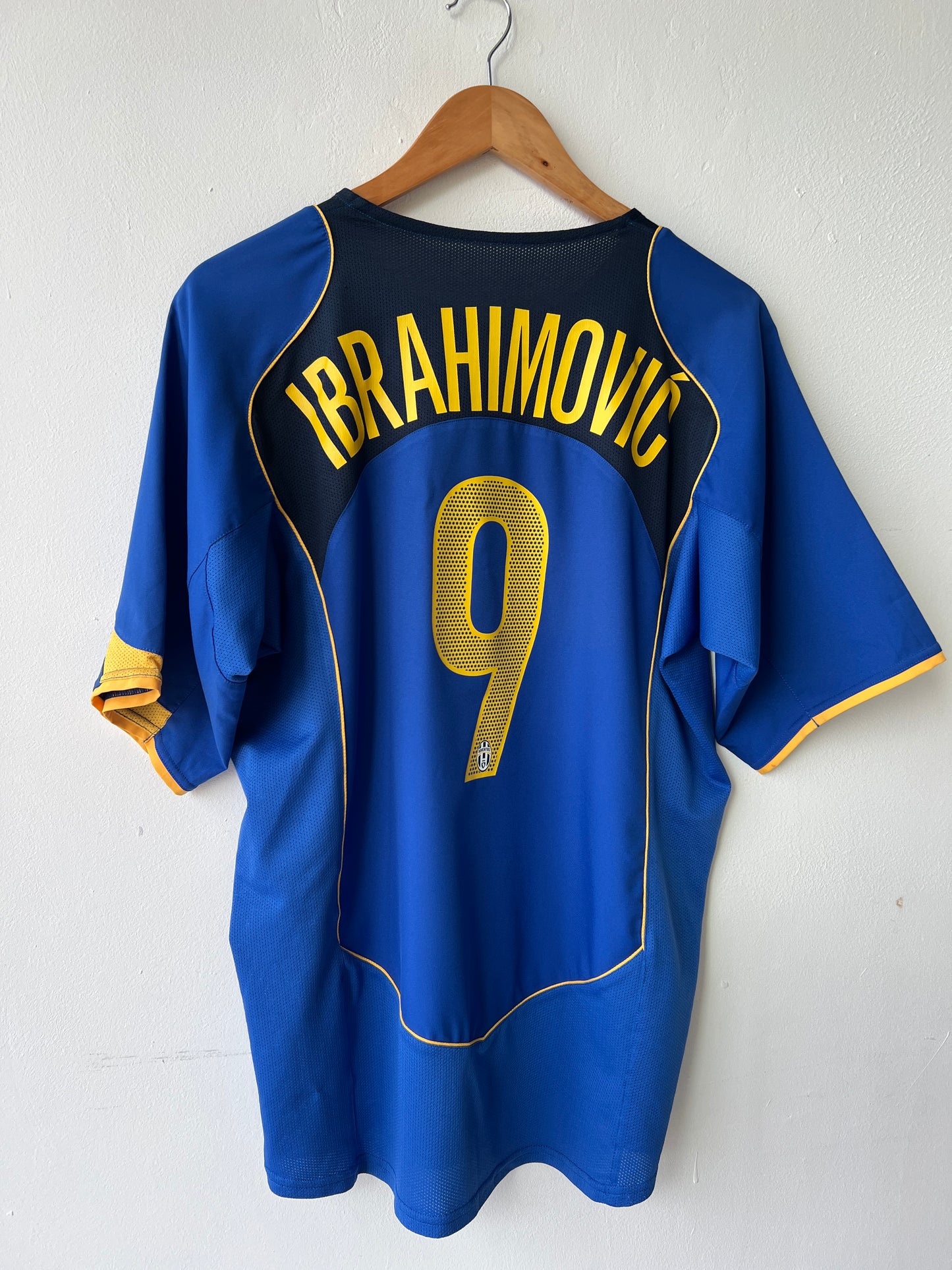 (L) Juventus 2004-05 Third Shirt Ibrahimovic #9