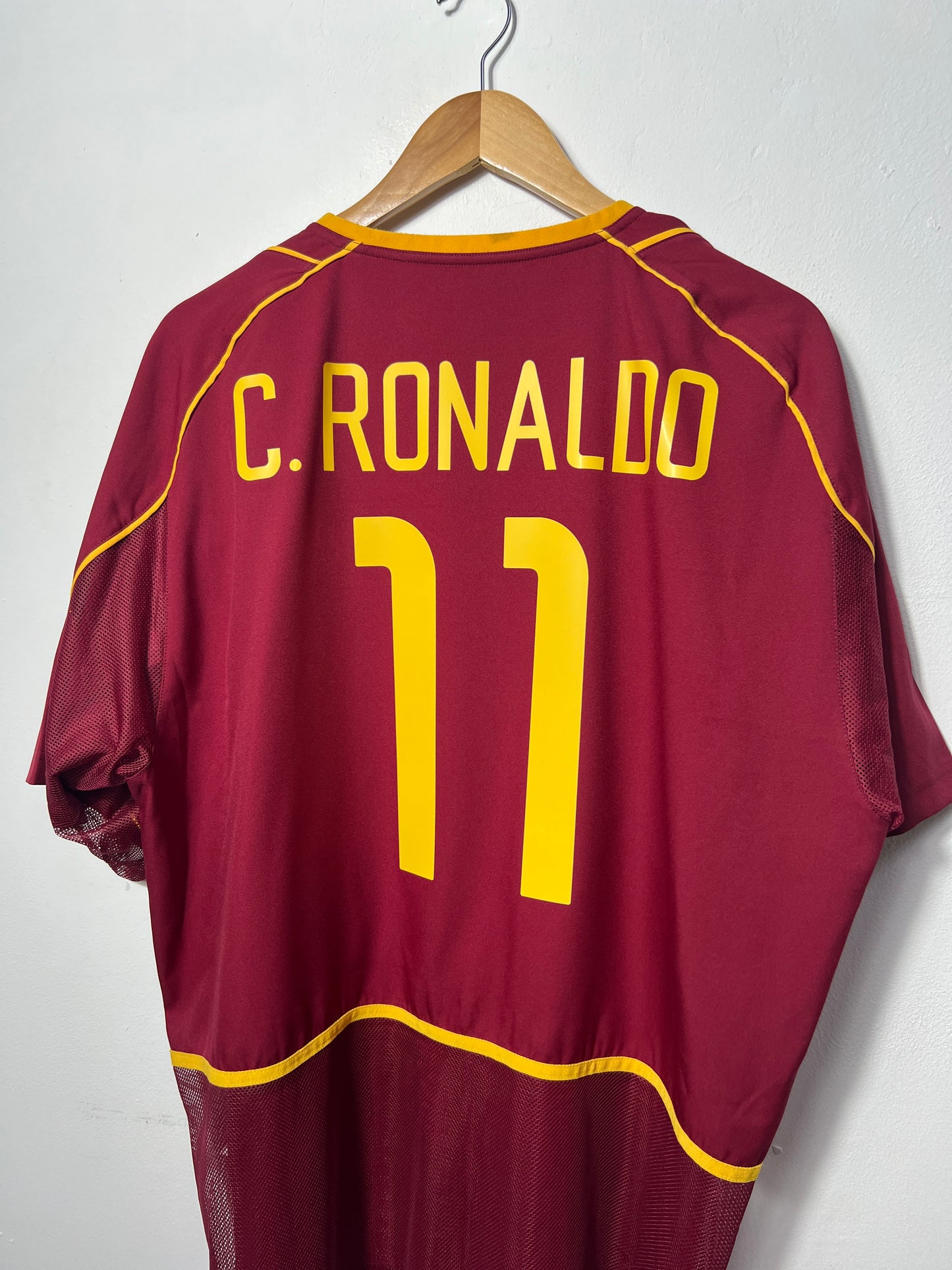 (XL) Portugal 2002-04 Home Player Version Shirt C. Ronaldo #11