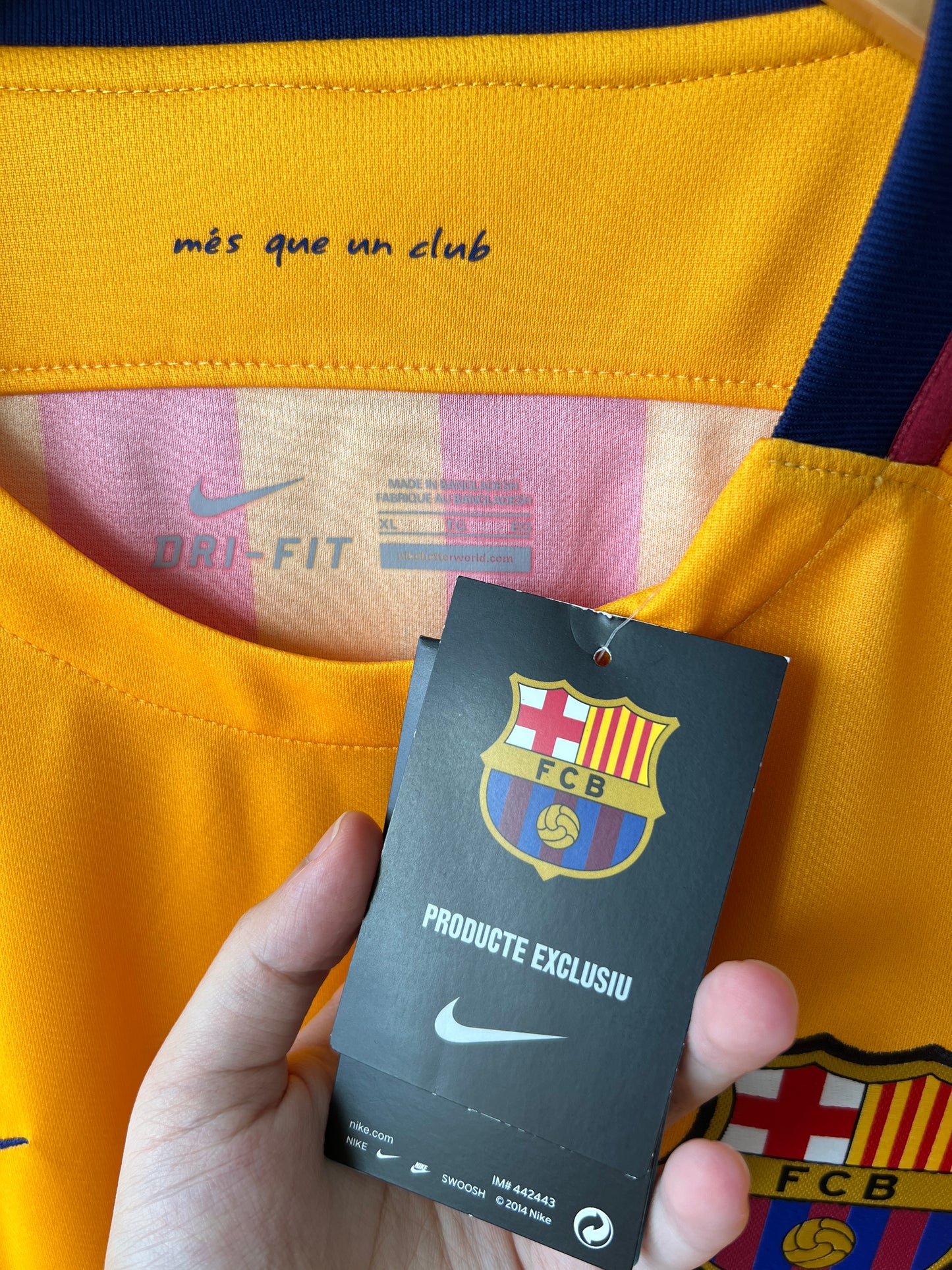 Barcelona 2015-16 Away Shirt Neymar Jr. #11 (NEW) (XL)
