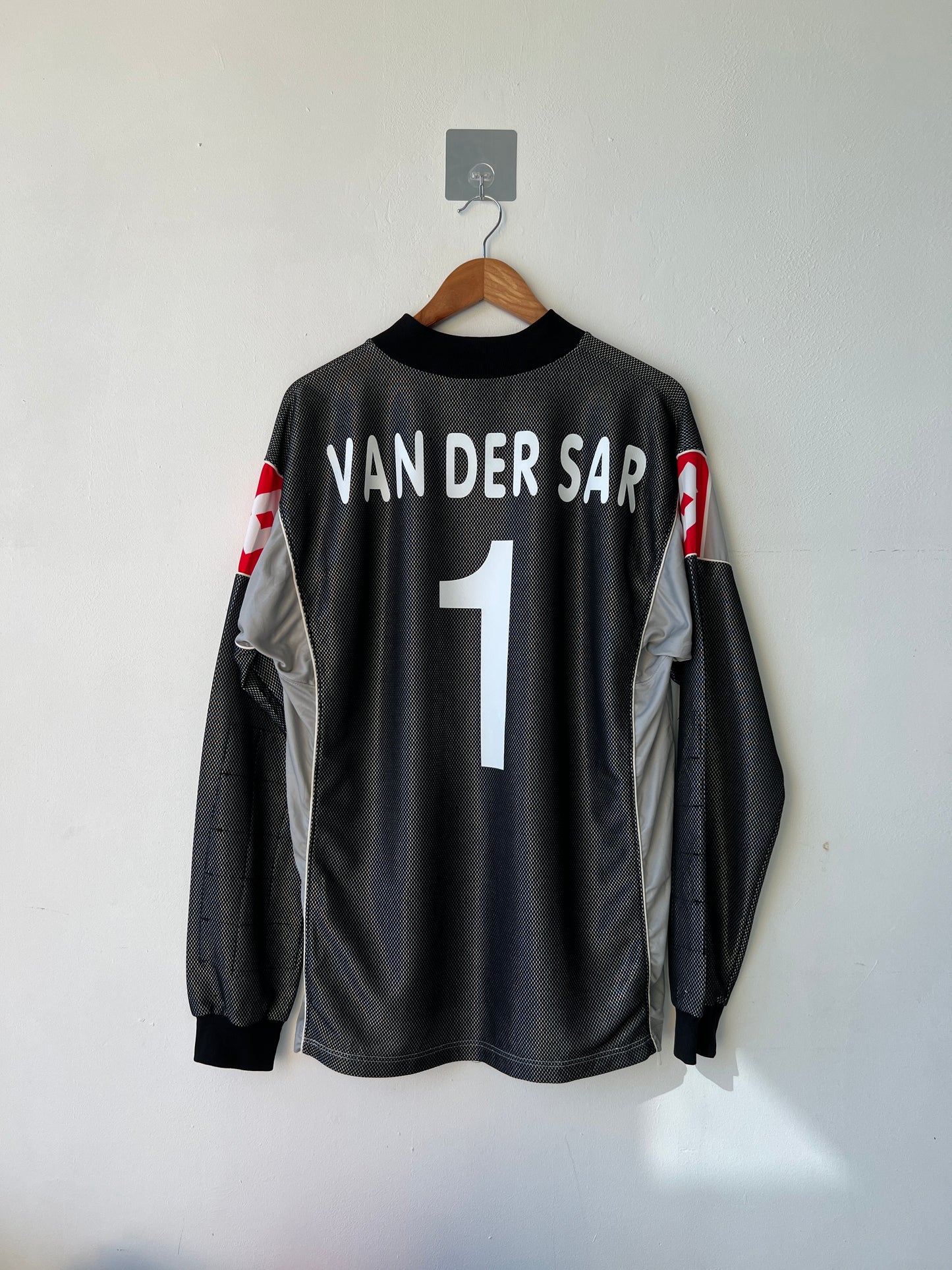 Juventus 2000-01 GK Long Sleeve Shirt Van Der Sar #1 (XL)