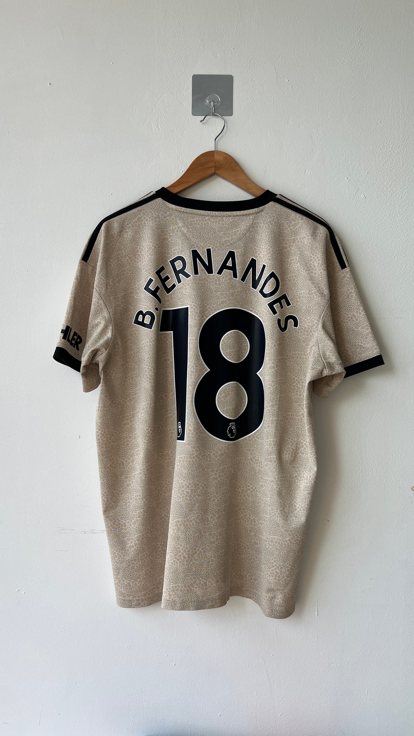 Manchester United 2019-20 Away Shirt B. Fernandes #18 (XL)