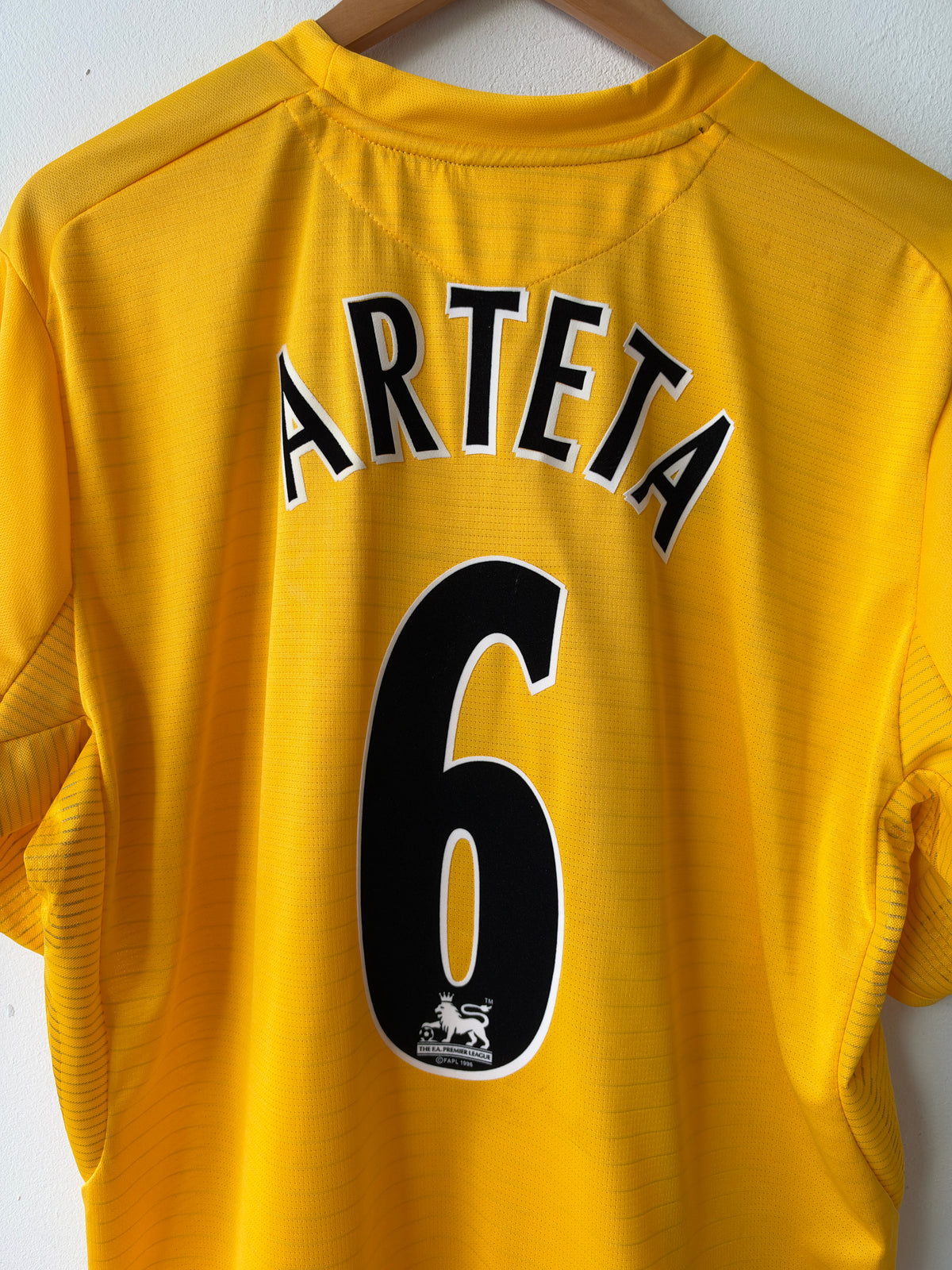 (XL) Everton 2005-06 Third Shirt Arteta #6