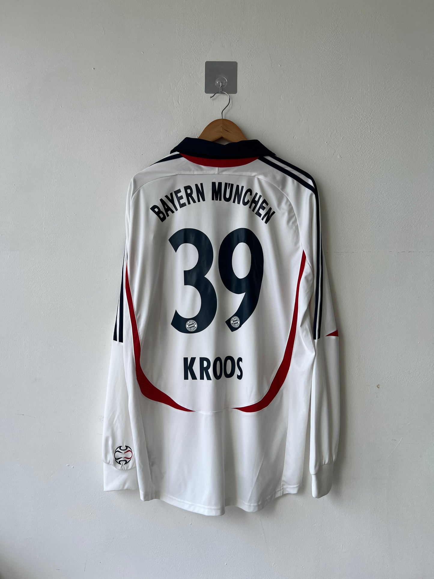 (XL) Bayern Munich 2006-08 Away Long Sleeve Shirt Kroos #39