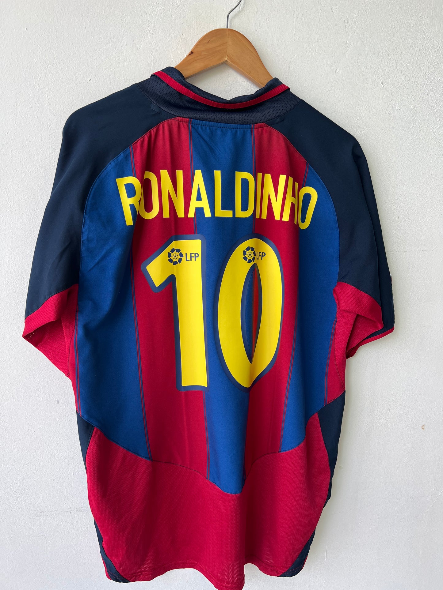 (L) Barcelona 2003-04 Home Shirt Ronaldinho #10