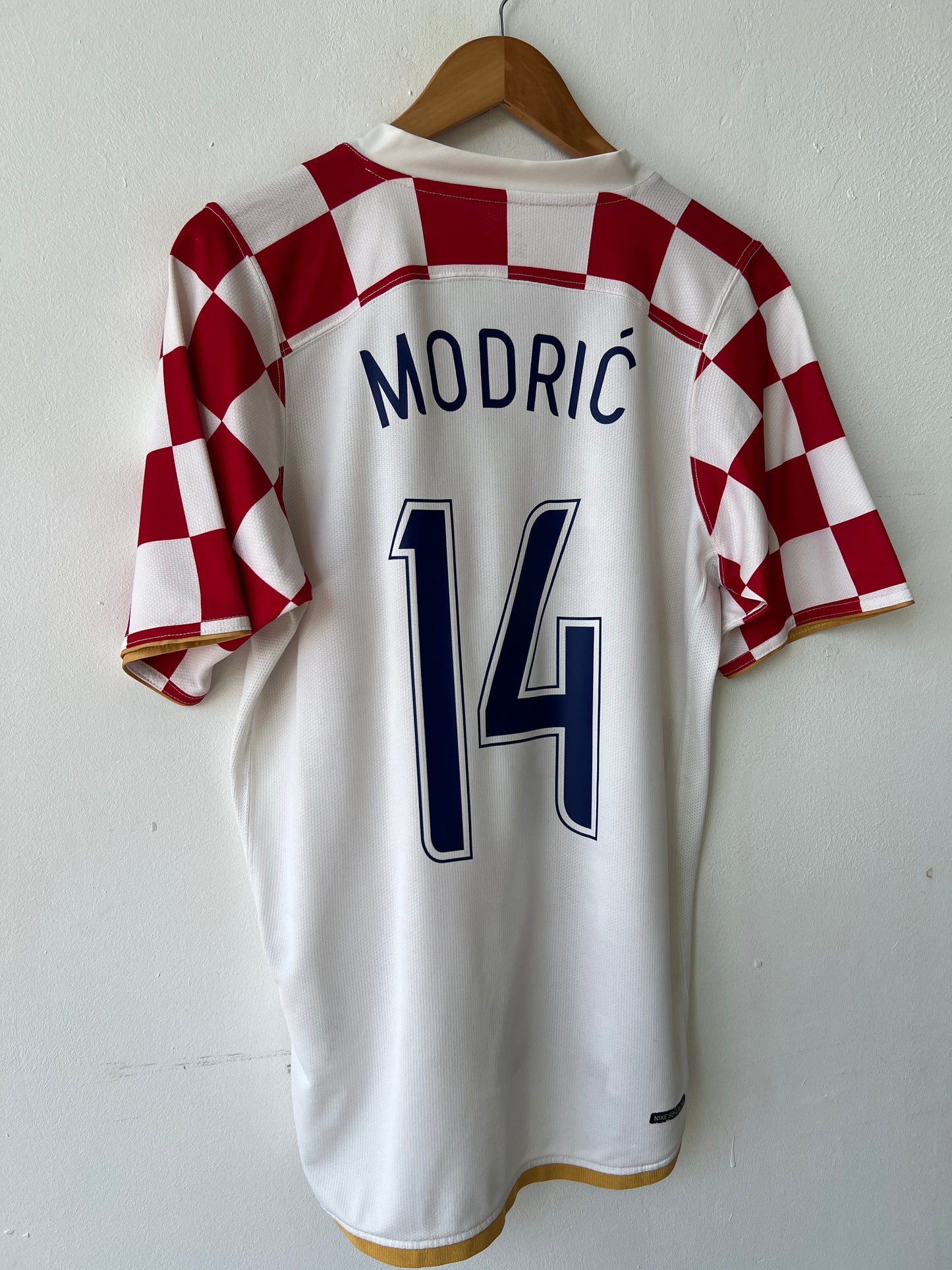 (M) Croatia 2006-08 Home Shirt Modric #14