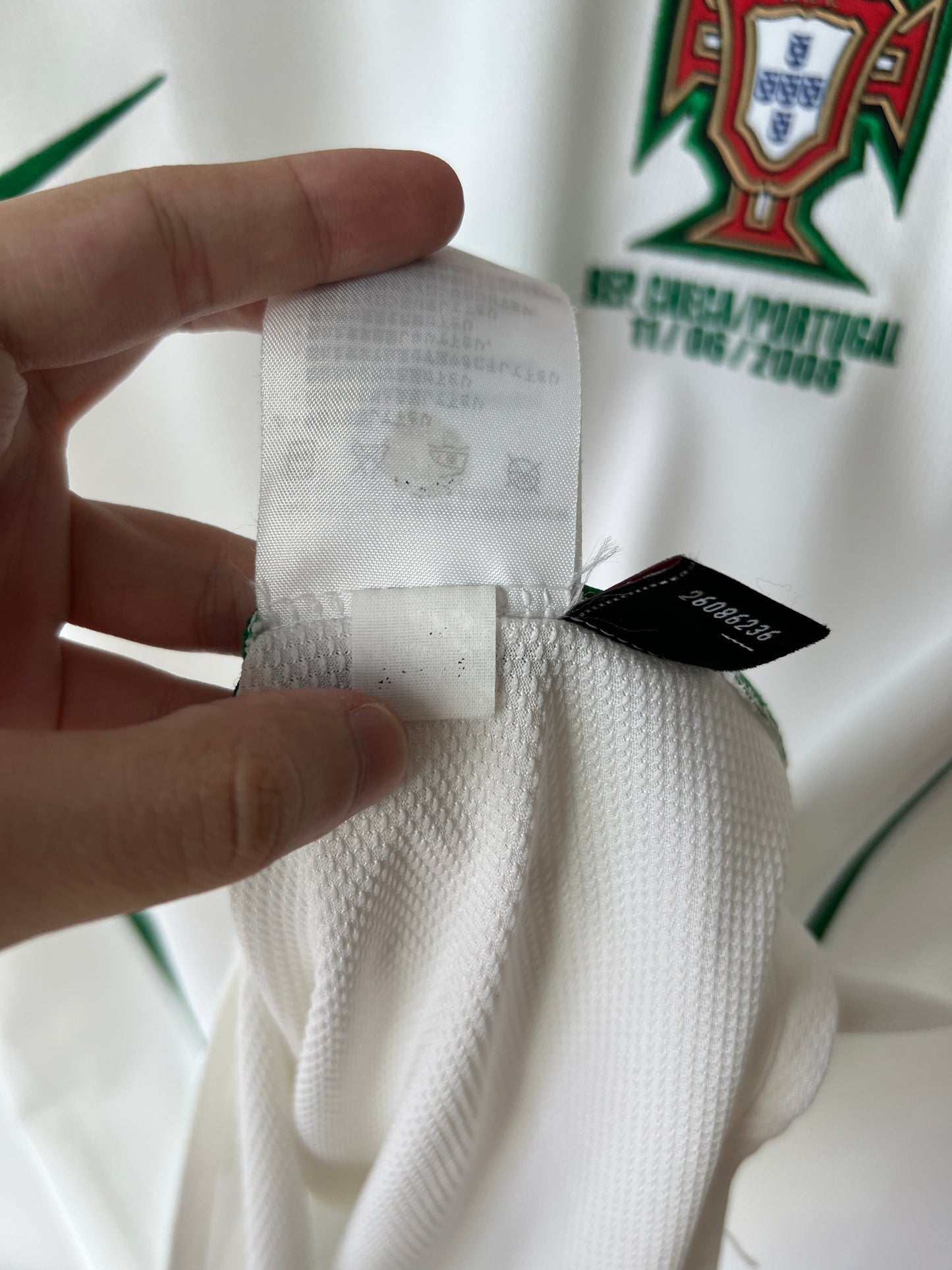 Portugal 2008-10 Away Shirt MDT Ronaldo #7 (L)