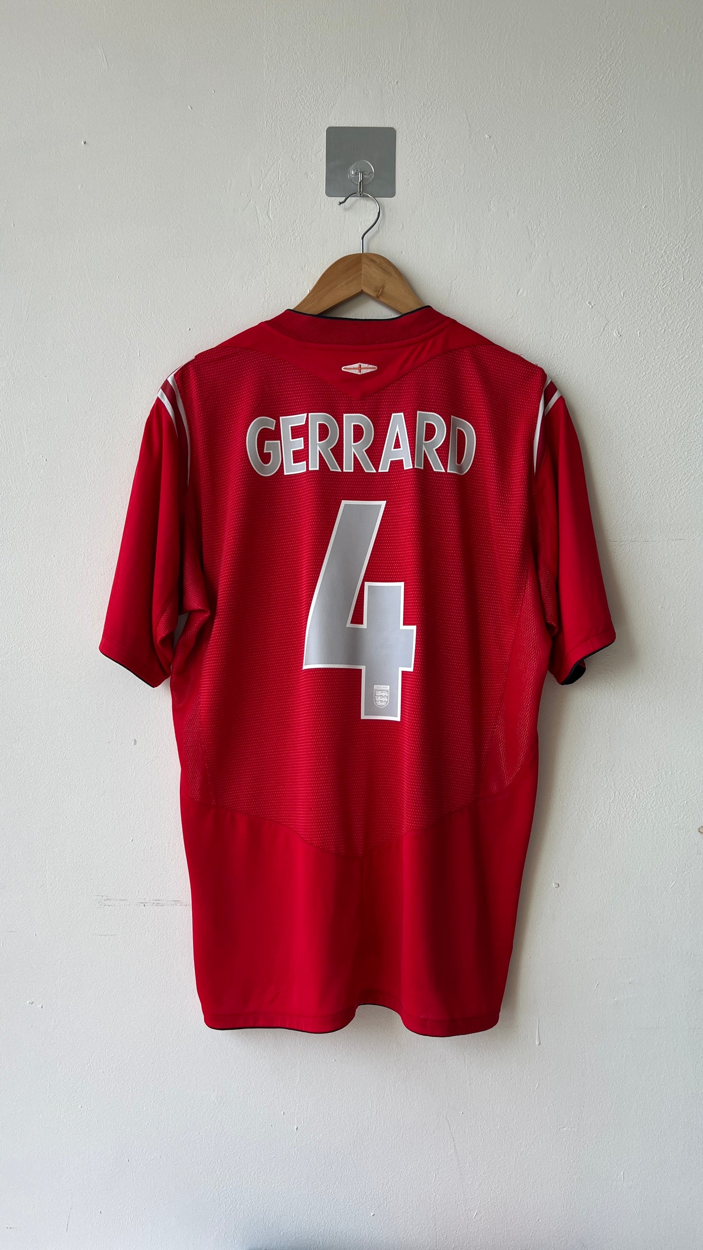 England 2004-06 Away Shirt Gerrard #4 (L)
