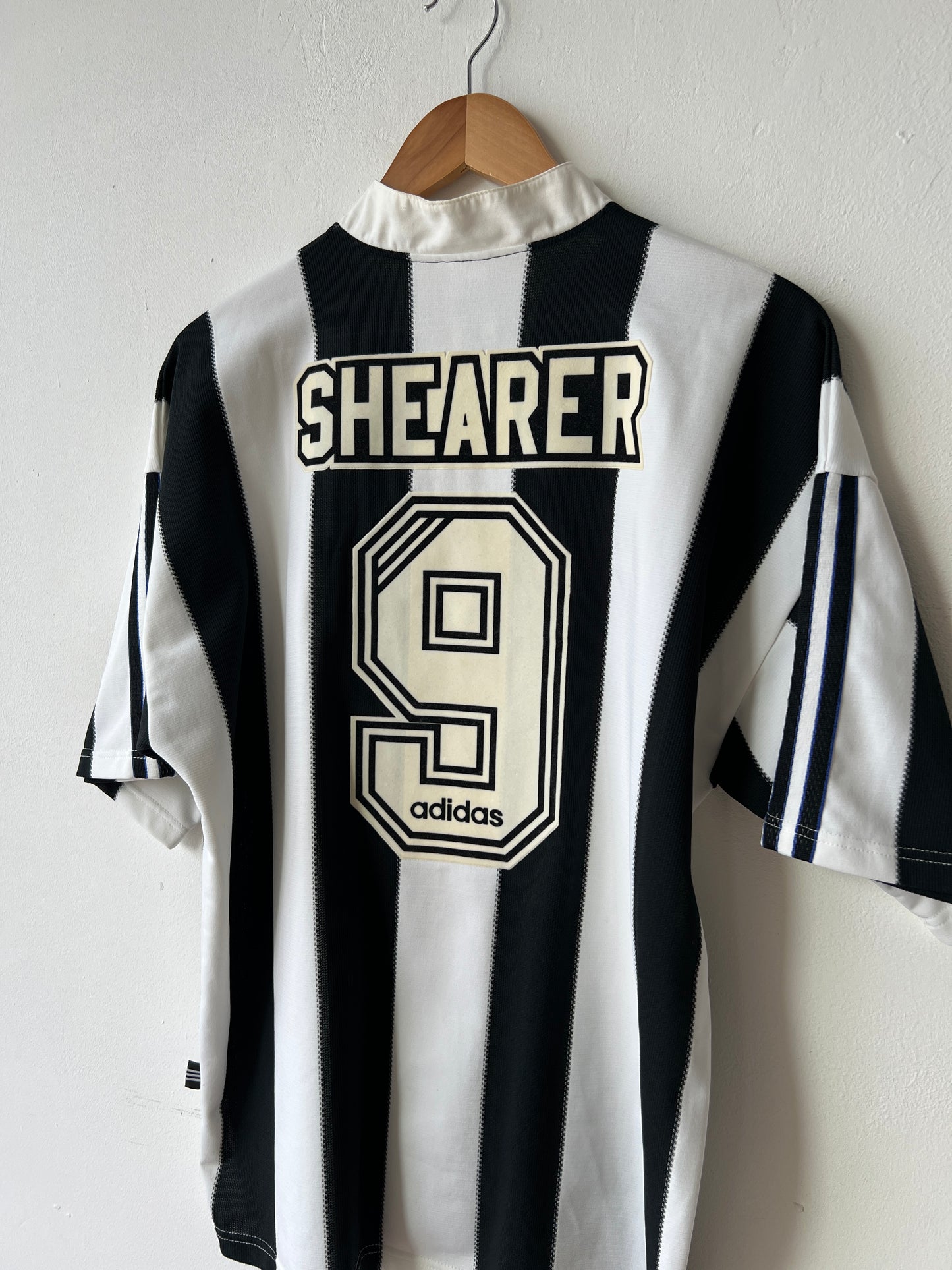Newcastle 1995-97 Home Shirt Shearer #9 (L)