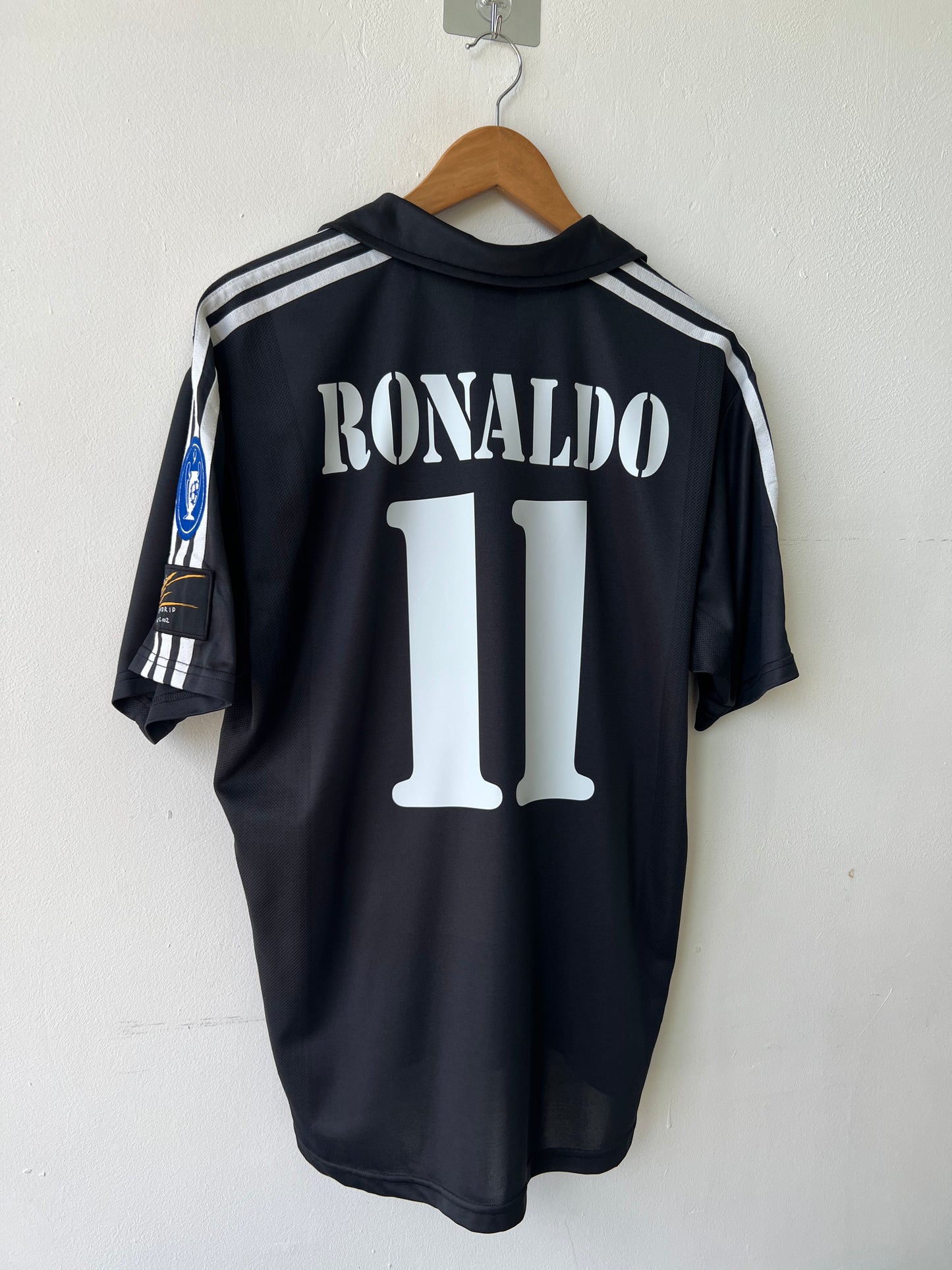(M fits L) Real Madrid 2002-03 CL Away Shirt Ronaldo #11