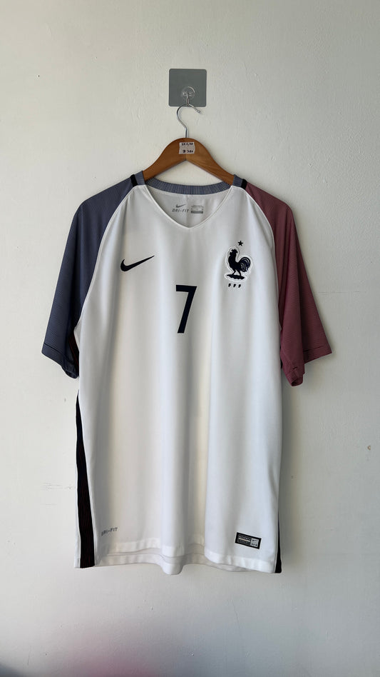 France 2016-17 Away Shirt Griezmann #7 (XL)