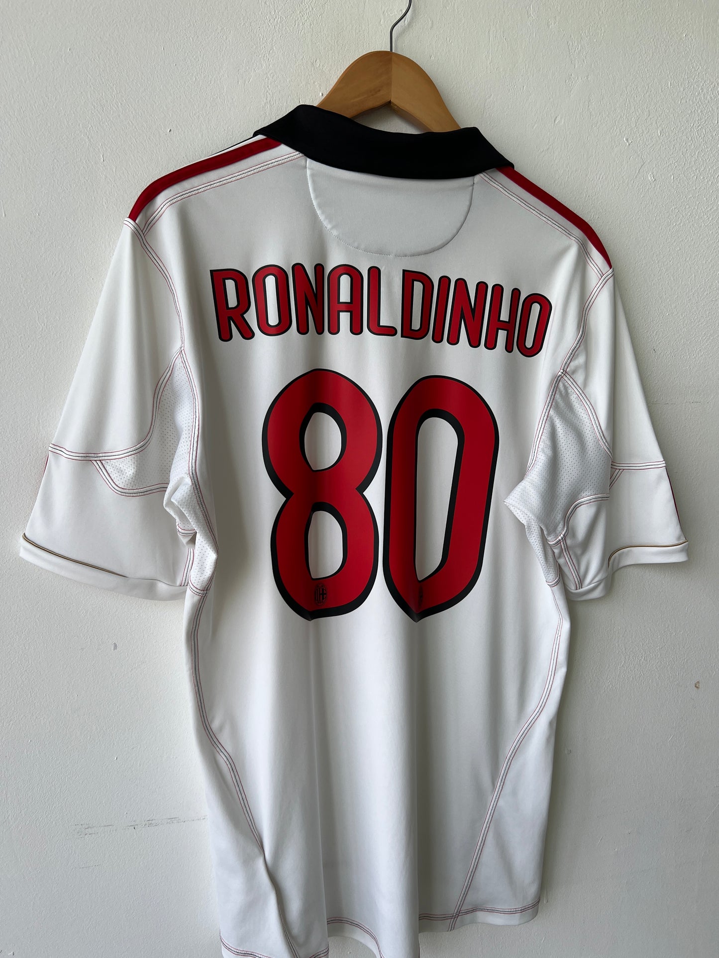 (L) AC Milan 2010-11 Away Shirt Ronaldinho #80