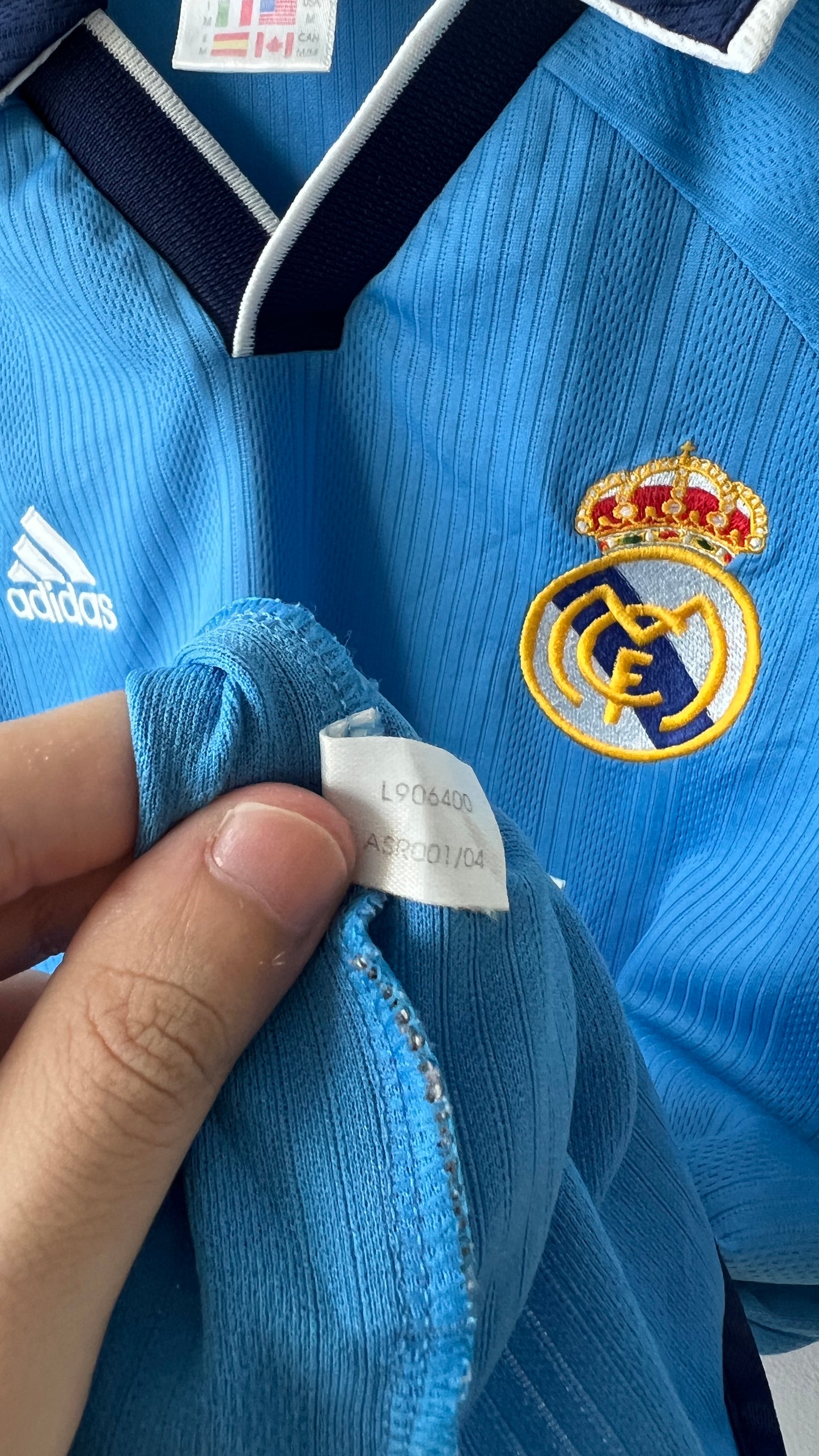 Real Madrid 1999-01 Third Shirt J. M. Guti (M)