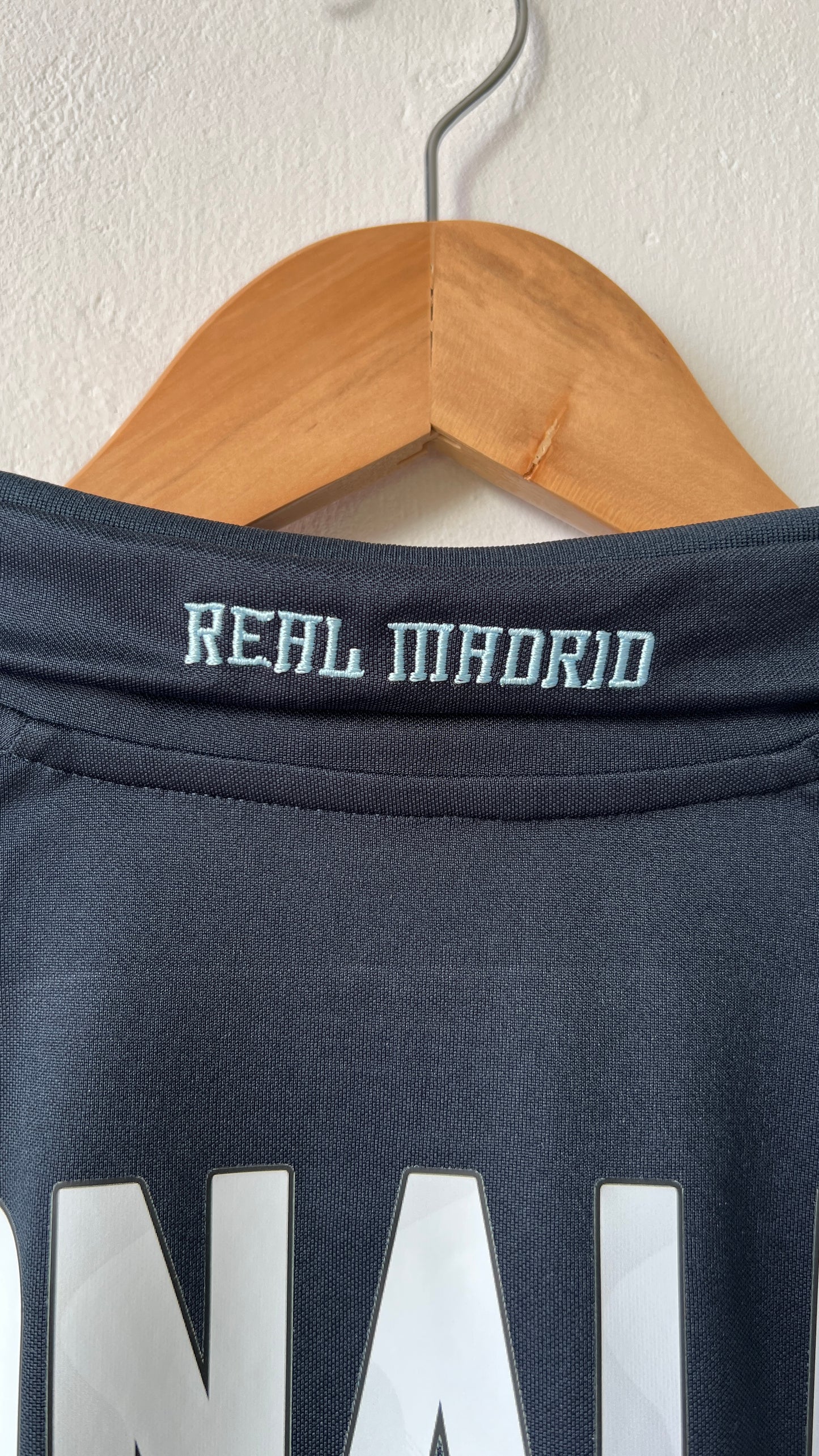 Real Madrid 2009-10 Away Shirt Ronaldo #9 (M)