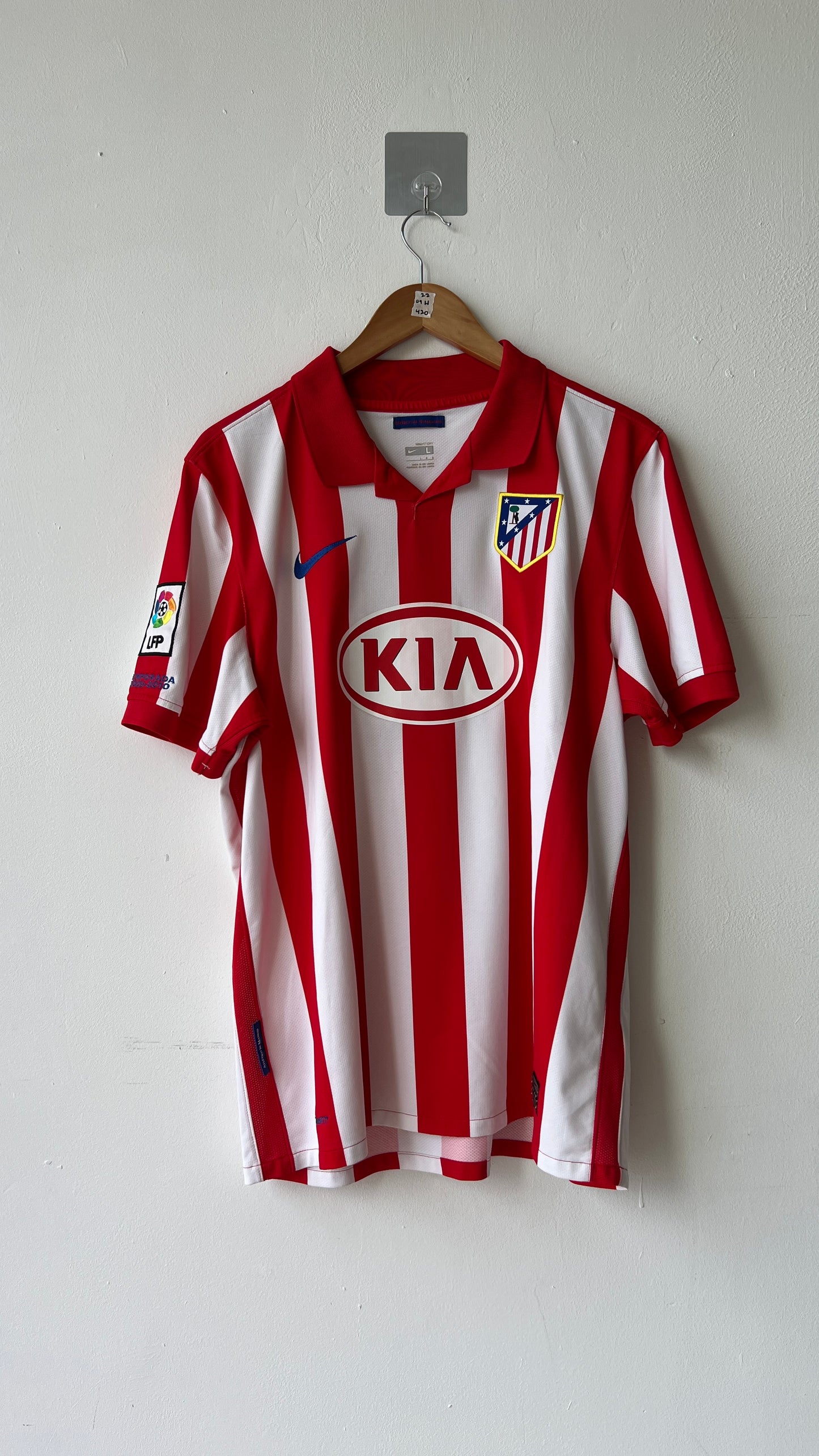 Atletico Madrid 2009-10 Home Shirt Kun Aguero #10 (L)
