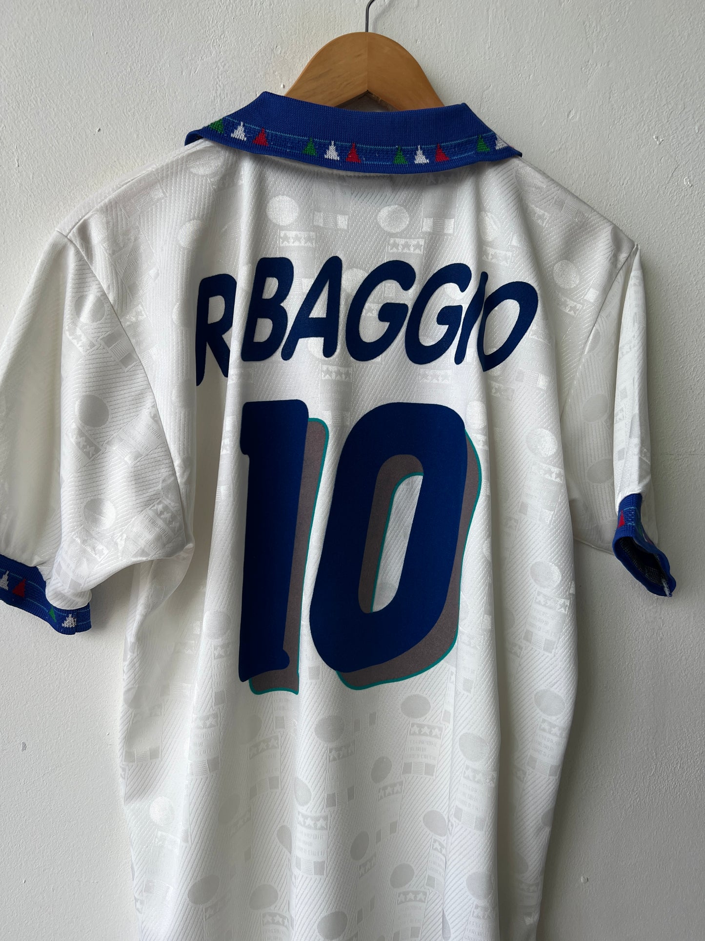 (L) Italy 1994-95 Away Shirt R. Baggio #10