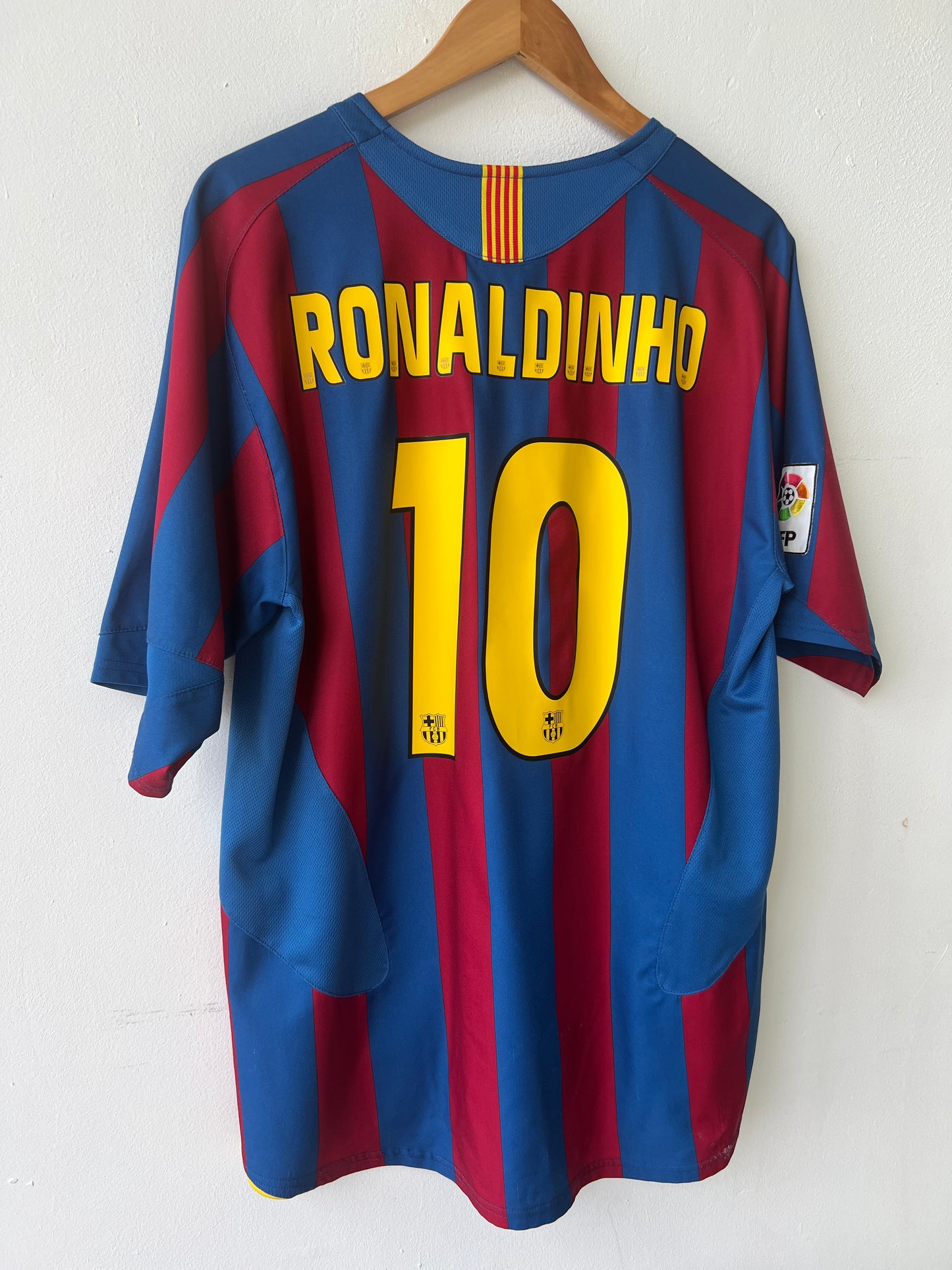 (L) Barcelona 2005-06 Home Shirt Ronaldinho #10