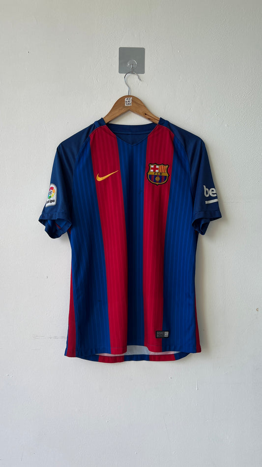 Barcelona 2016-17 Home Shirt A. Iniesta #8 (M)