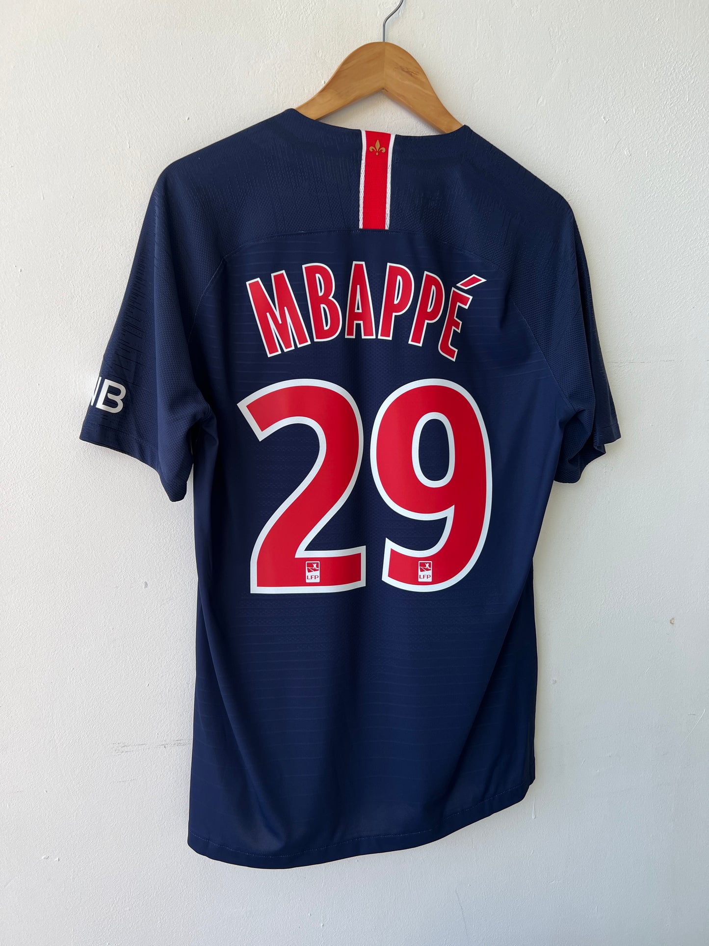 (L fits M) PSG 2018-19 Home Player Version Shirt Mbappe #29