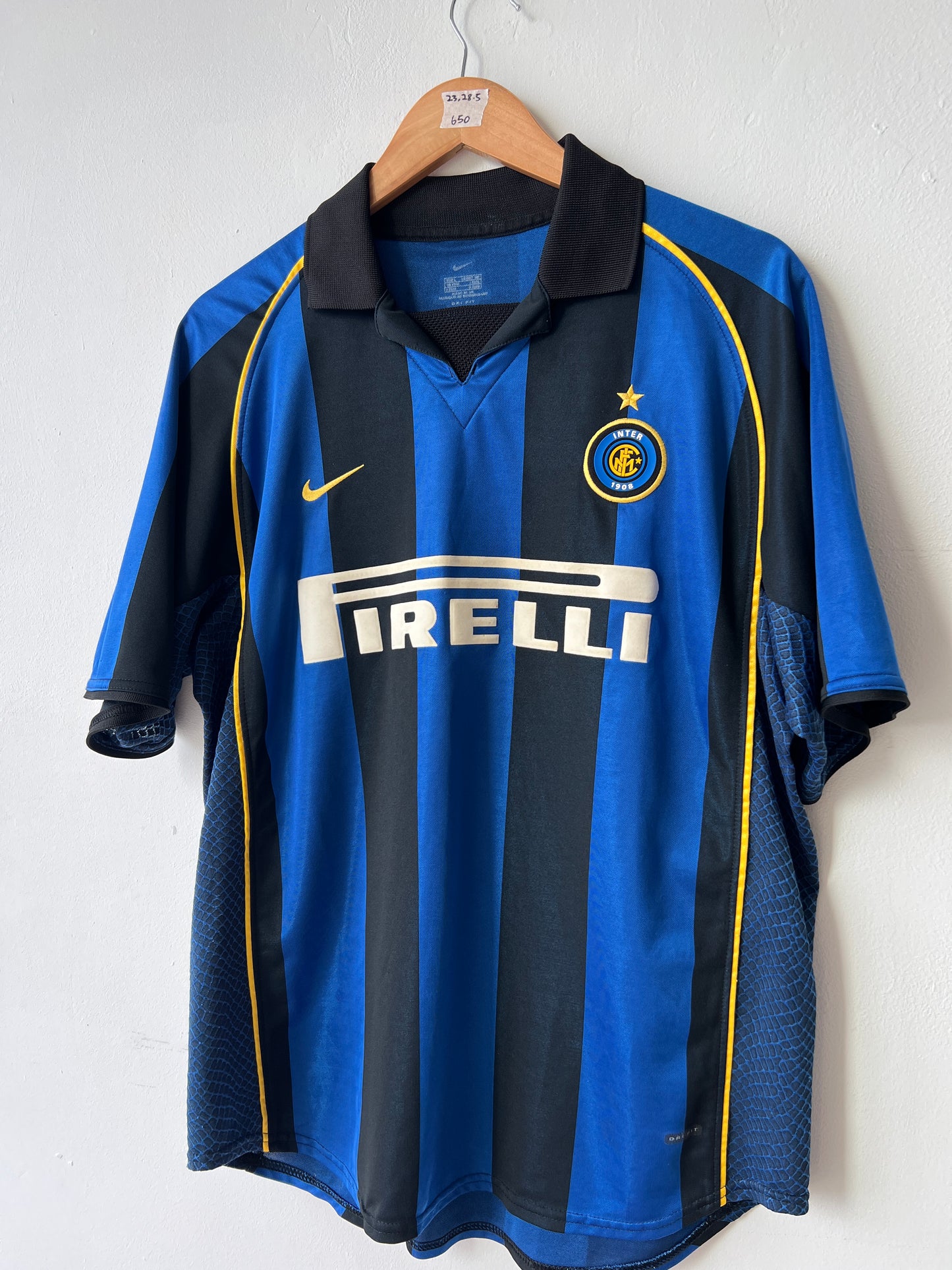 Inter Milan 2001-02 Home Shirt Ronaldo #9 (L)