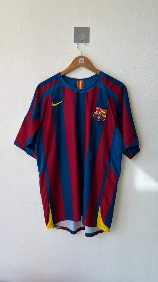Barcelona 2005-06 Home Shirt Ronaldinho #10 (M)