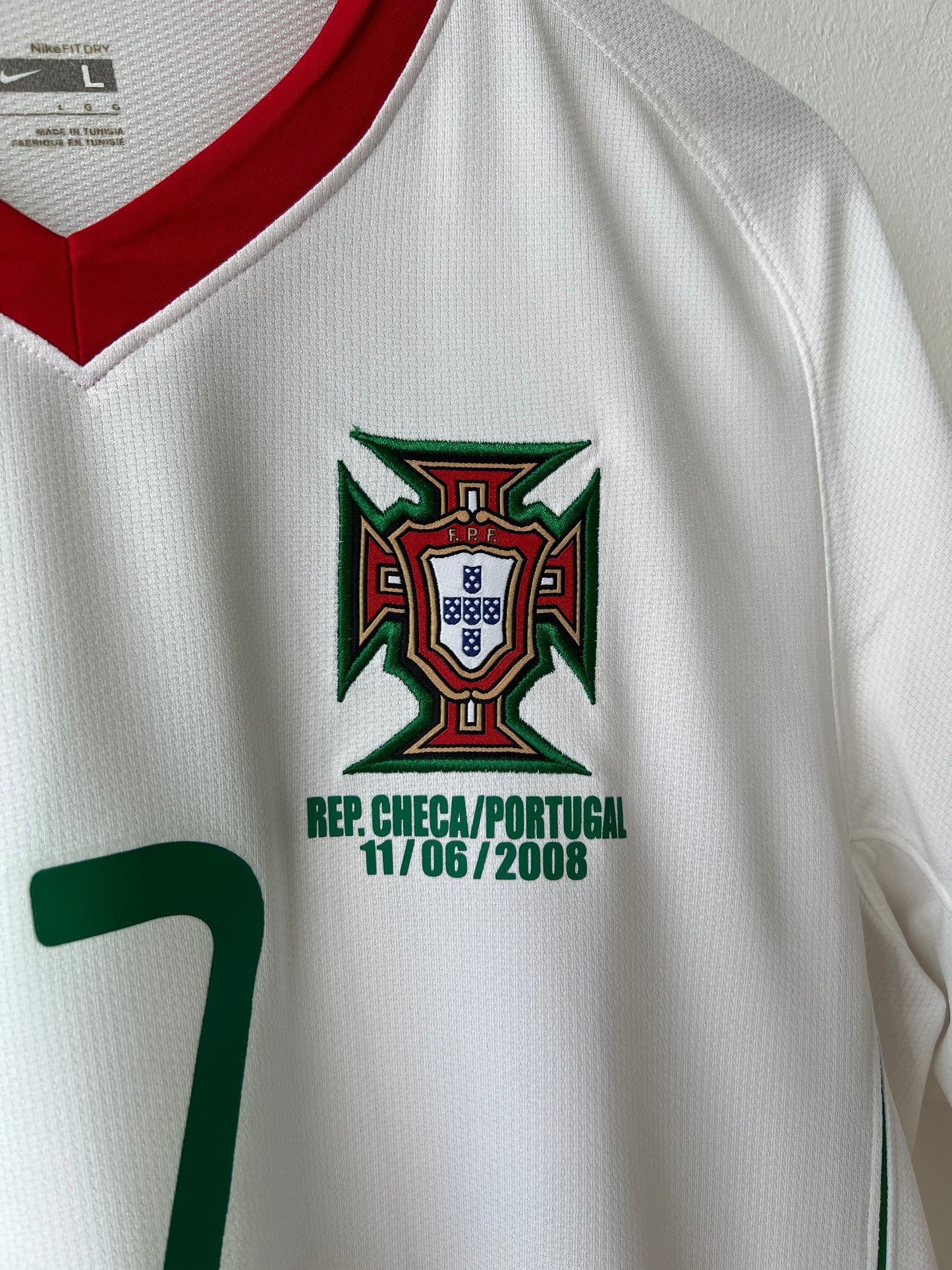 Portugal 2008-10 Away Shirt MDT Ronaldo #7 (L)