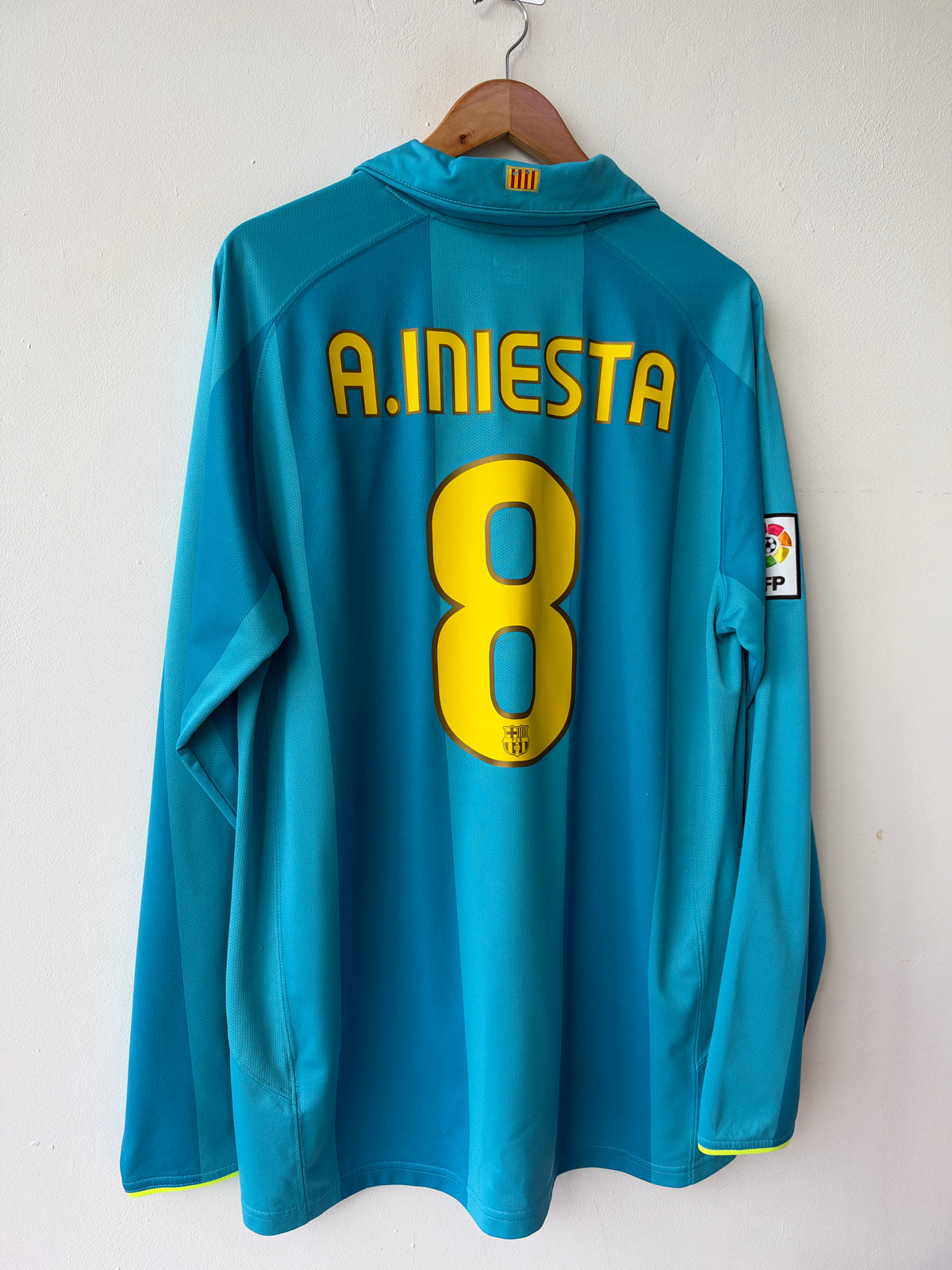 (XL) Barcelona 2007-09 Away Long Sleeve Shirt A. Iniesta #8