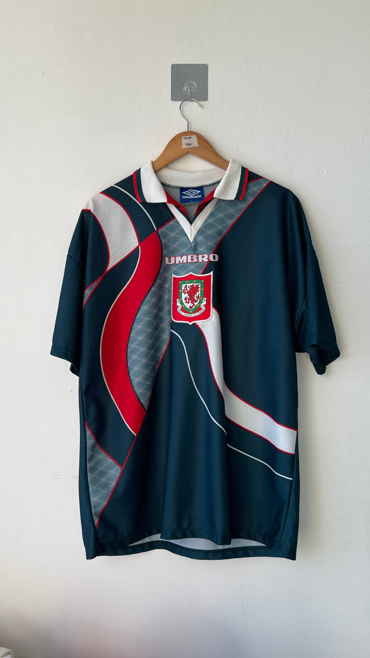 Wales 1994-96 Away Shirt Giggs #11 (L)