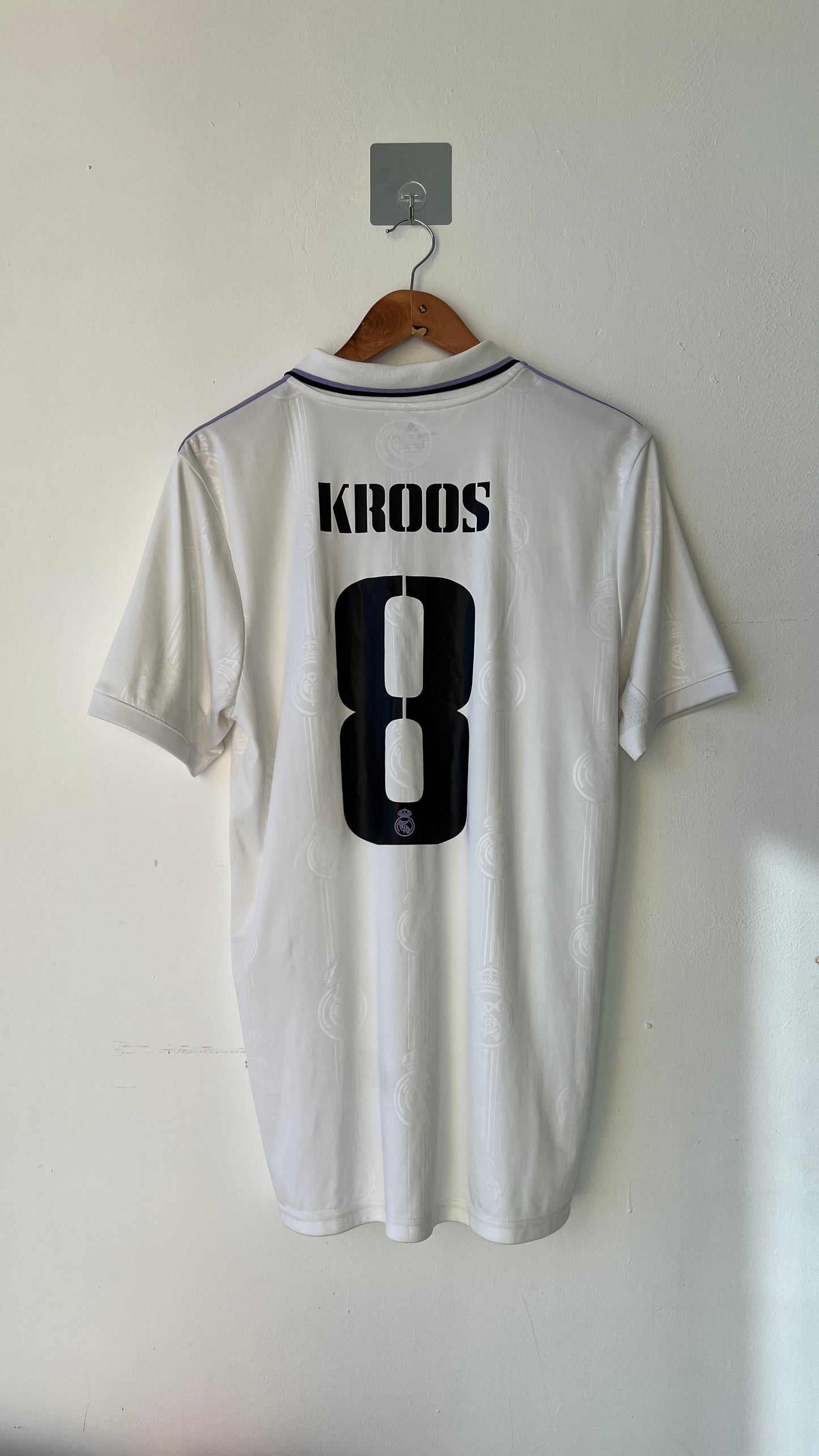 Real Madrid 2022-23 Home Shirt Kroos #8 (M)