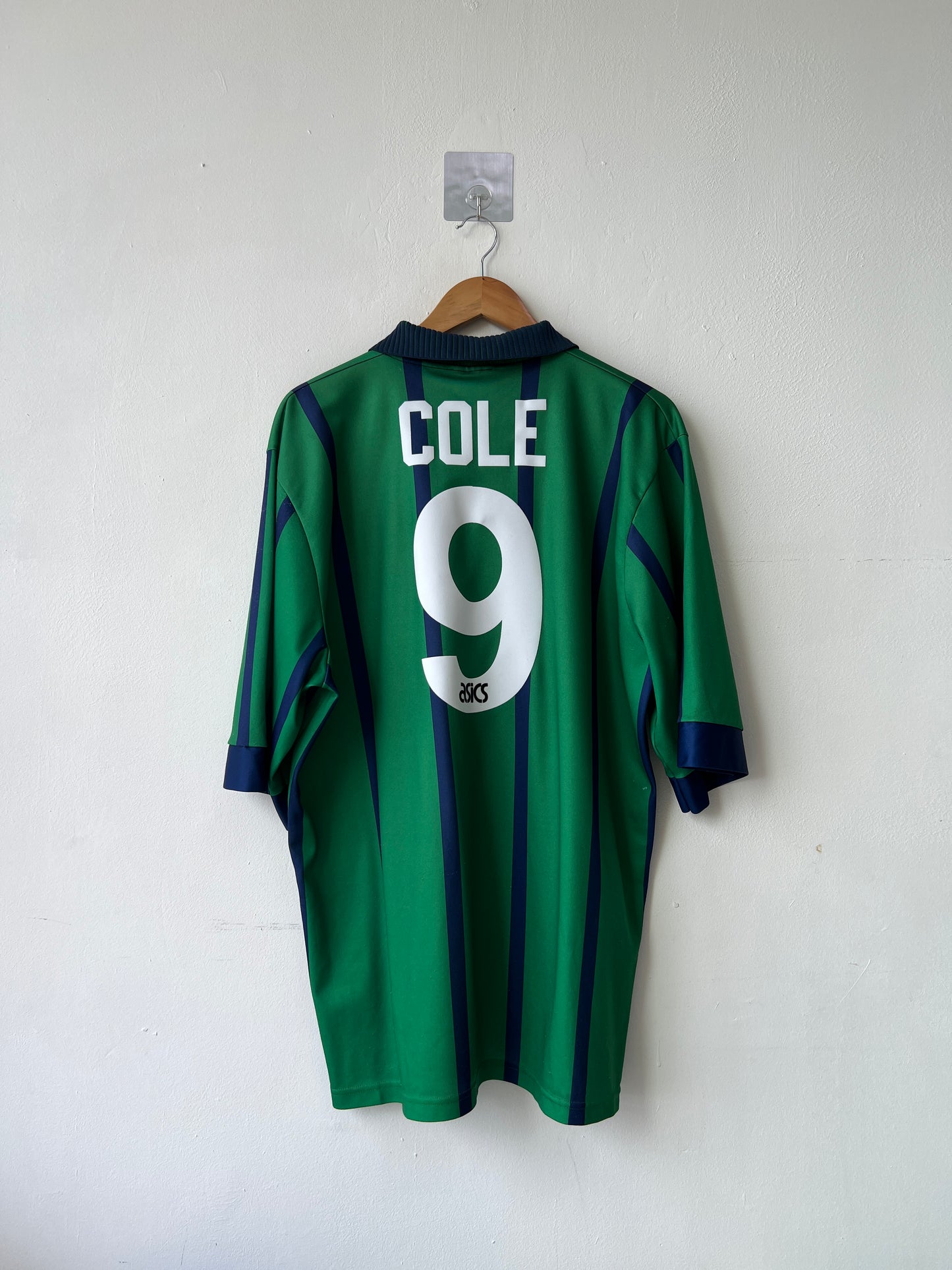 (XL) Newcastle 1994-95 Third Shirt Cole #9
