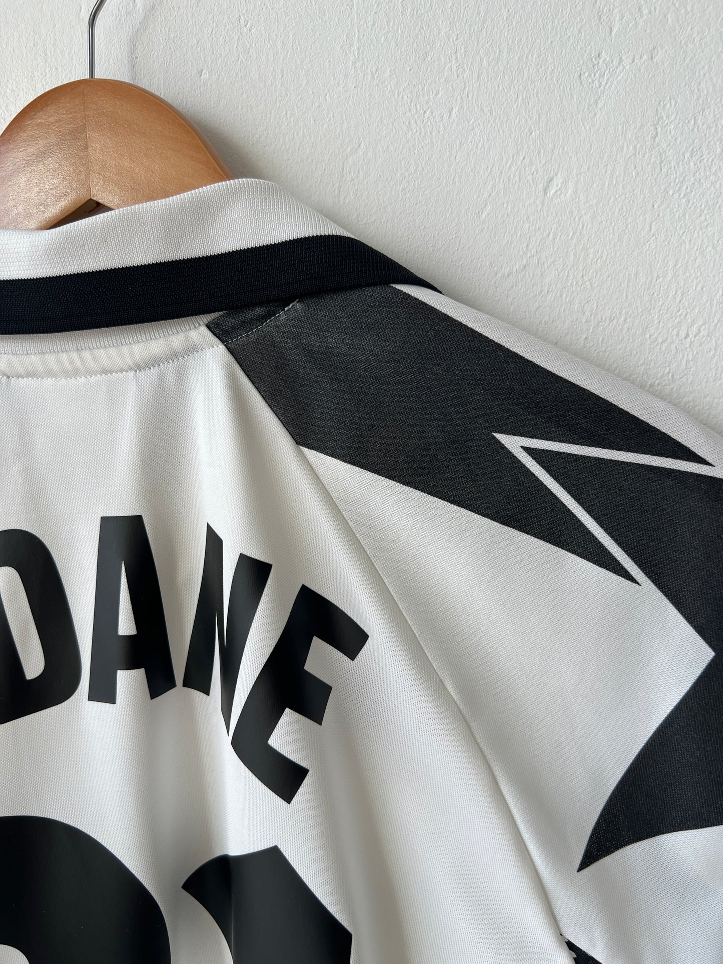 (L) Juventus 1998-99 Away Shirt Zidane #21