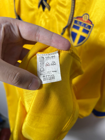 (L) Sweden 1998-99 Home Shirt