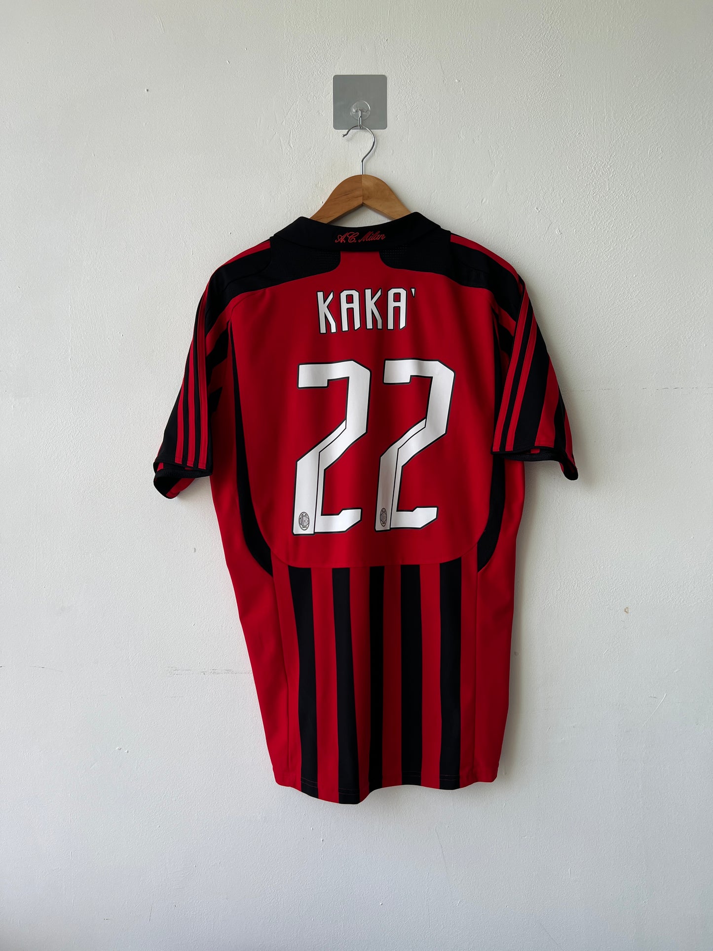 (M fits L) AC Milan 2007-08 Home Shirt Kaka #22