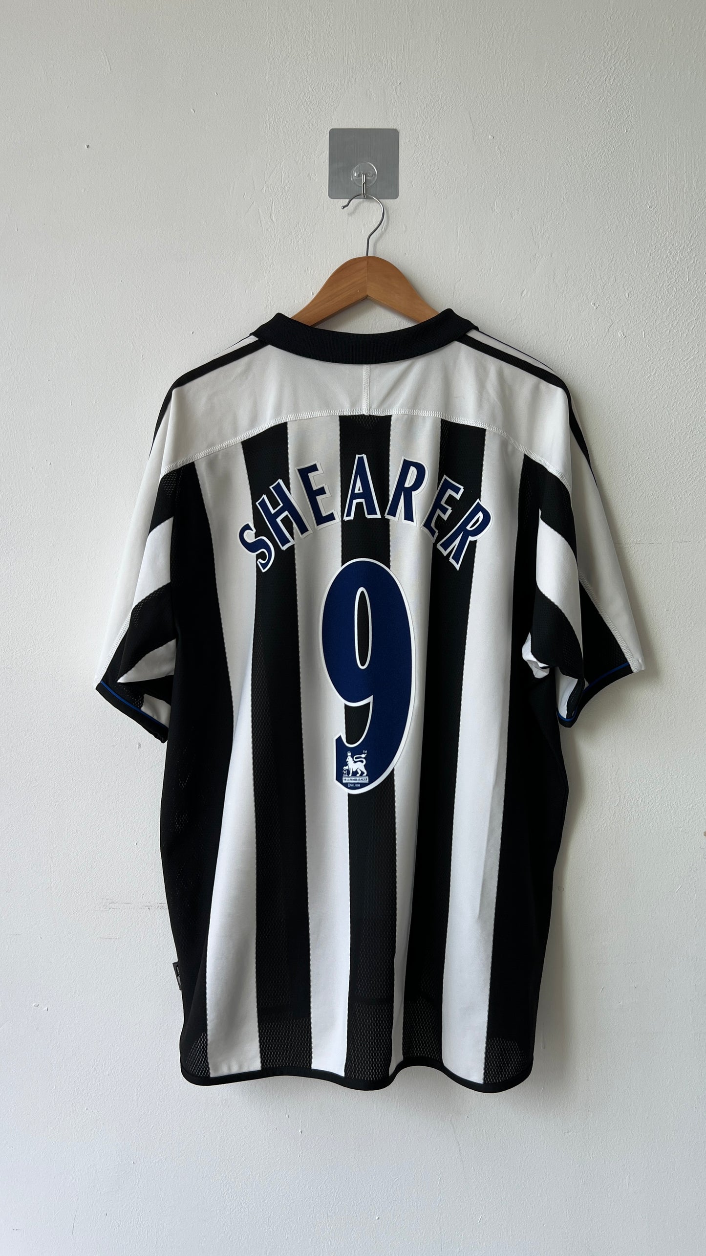 Newcastle 2003-05 Home Shirt Shearer #9 (XL)