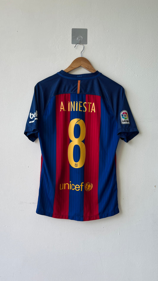 Barcelona 2016-17 Home Shirt A. Iniesta #8 (M)