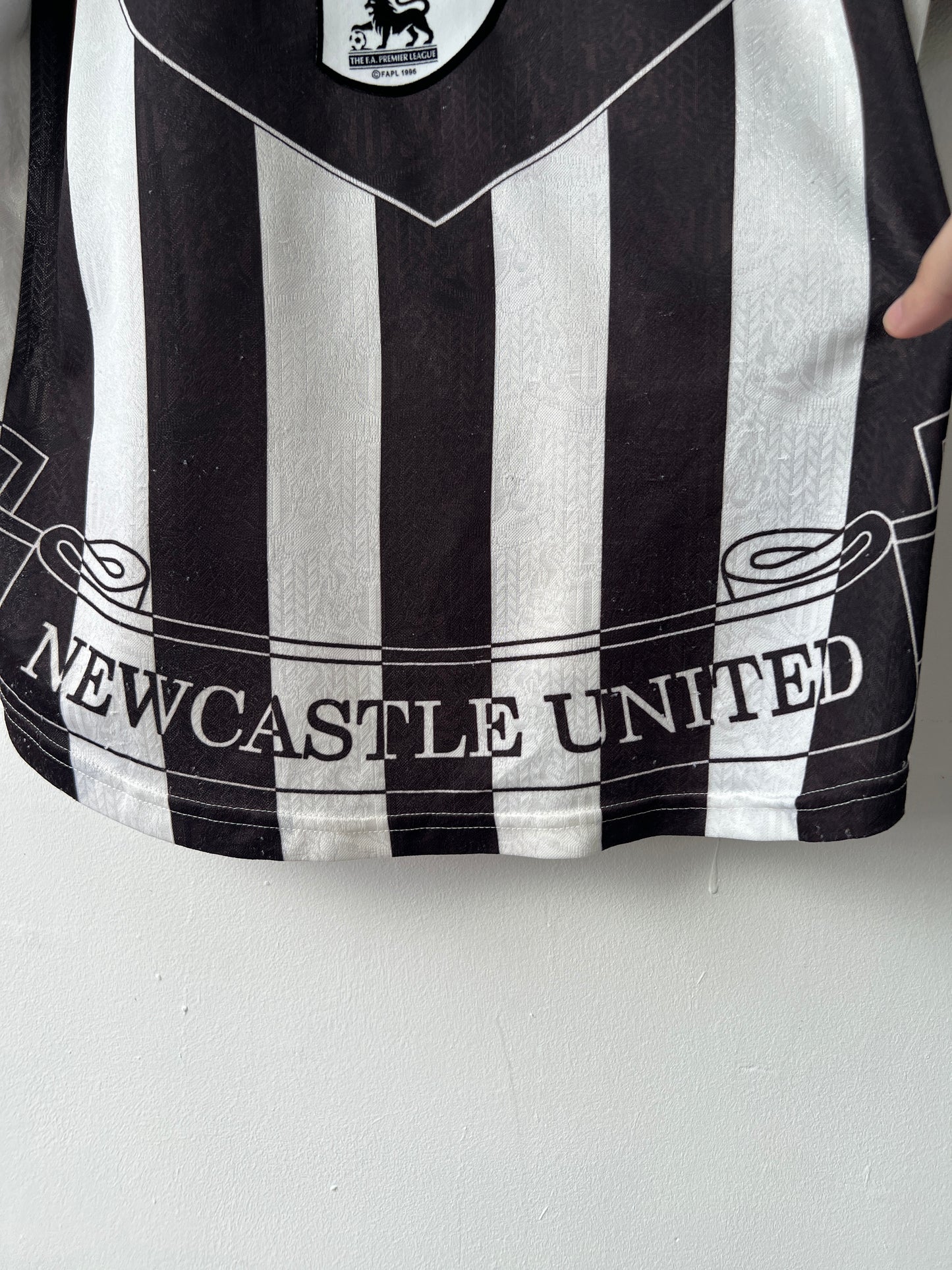 (M) Newcastle 1997-99 Home Shirt Shearer #9