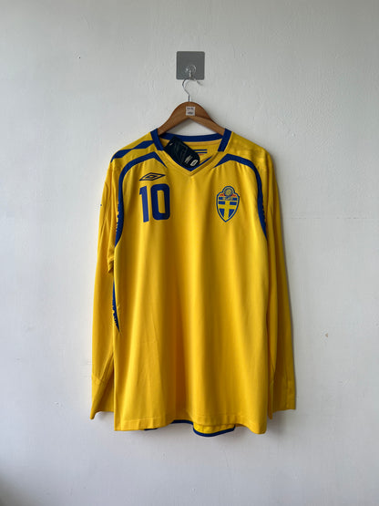 (XL) Sweden 2008-09 Long Sleeve Home Shirt Ibrahimovic #10 (NEW)