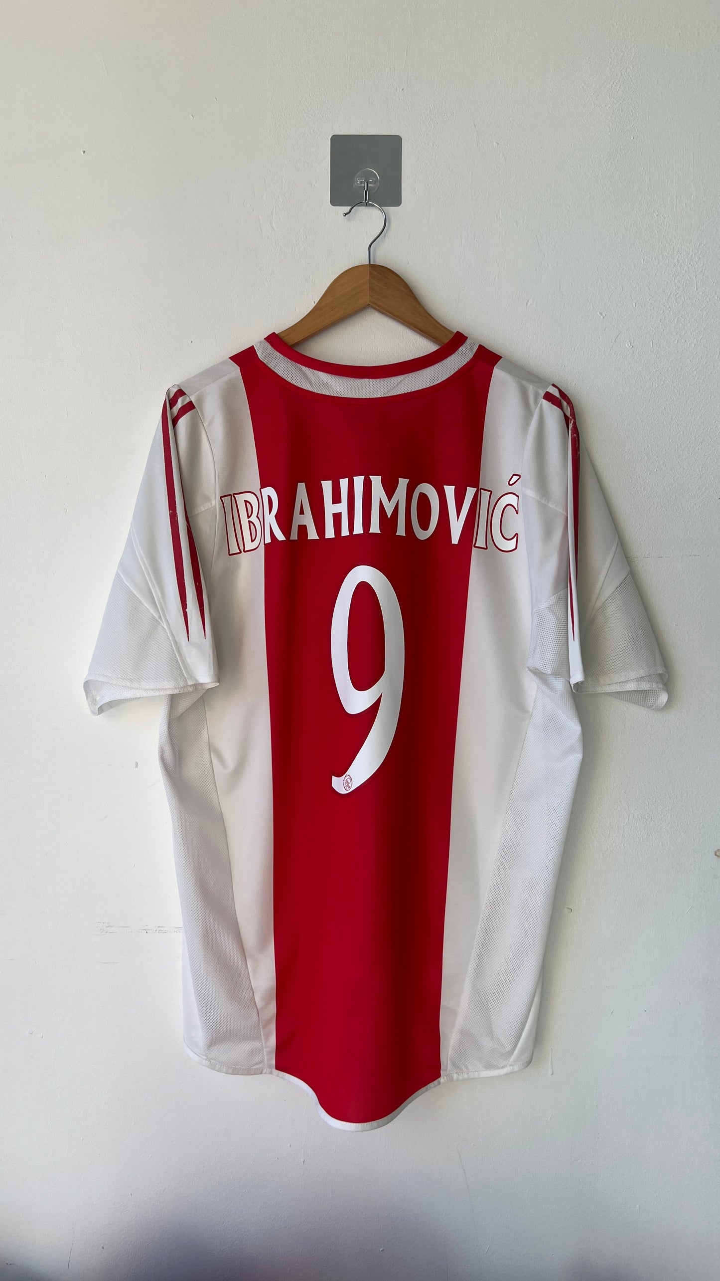 Ajax 2004-05 Home Shirt Ibrahimovic #9 (L)