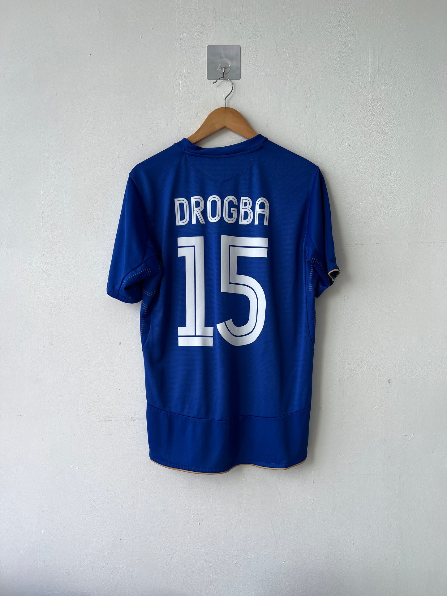 (L fits M) Chelsea 2005-06 Home Shirt Drogba #15