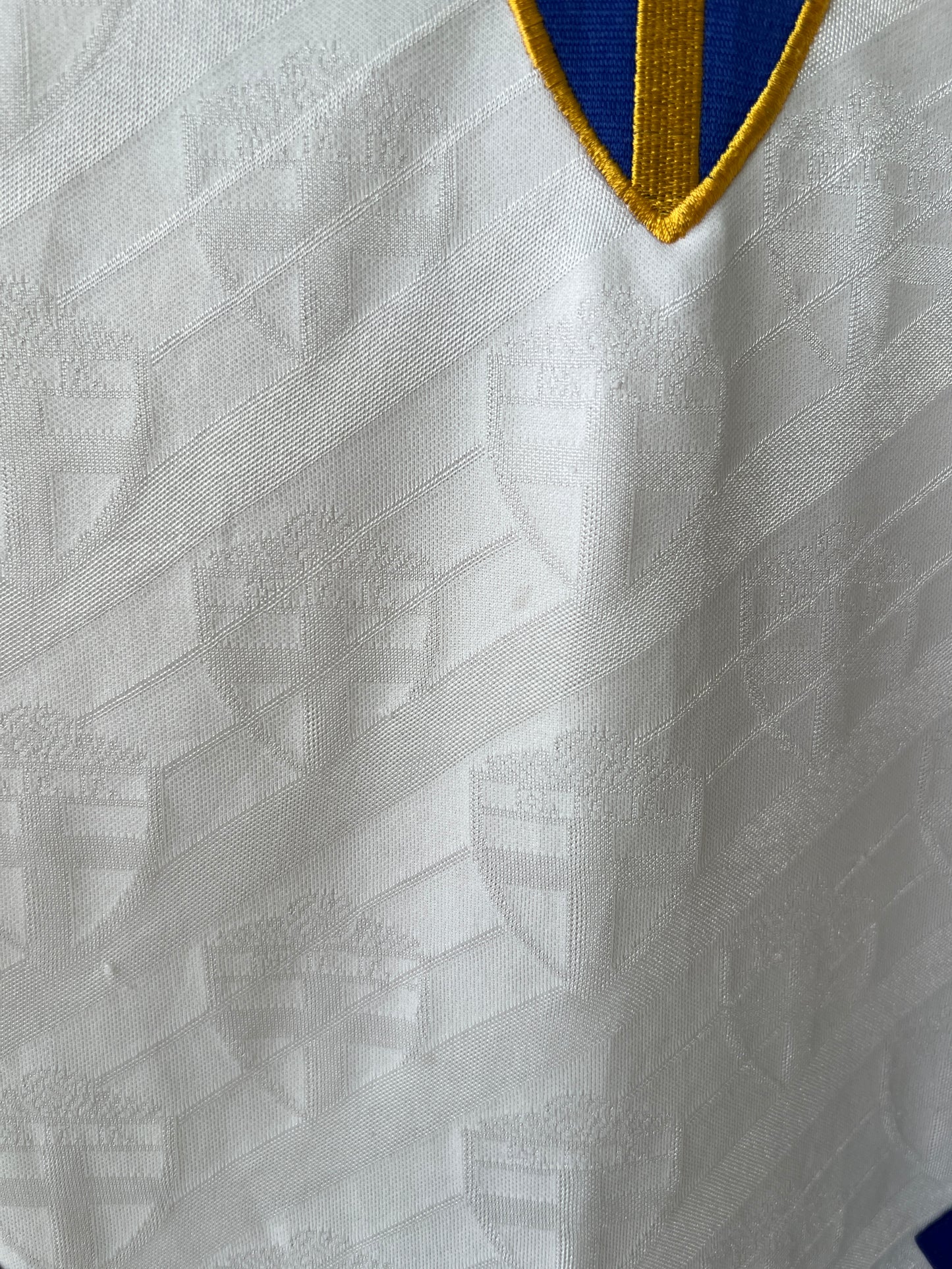 (L) Sweden 1994-96 Away Shirt
