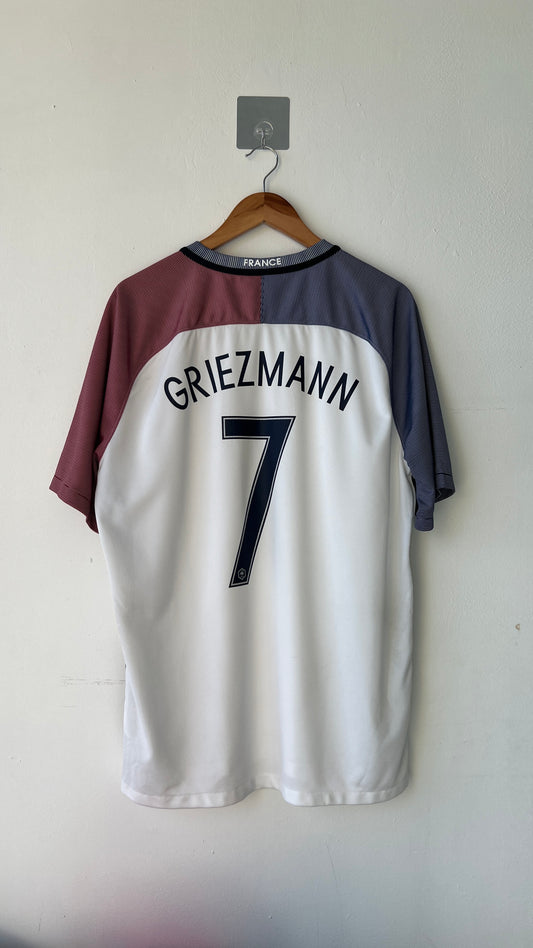 France 2016-17 Away Shirt Griezmann #7 (XL)