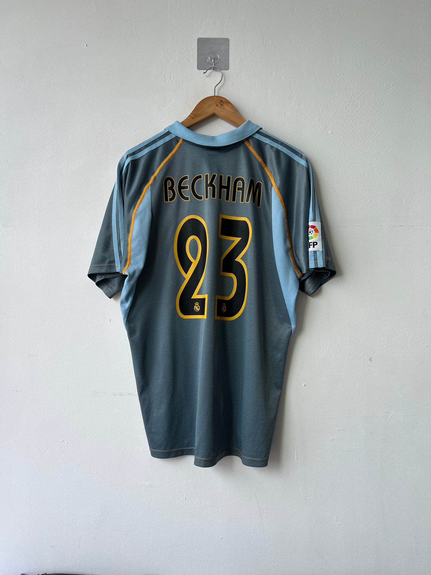 (M fits L) Real Madrid 2003-04 Third Shirt Beckham #23