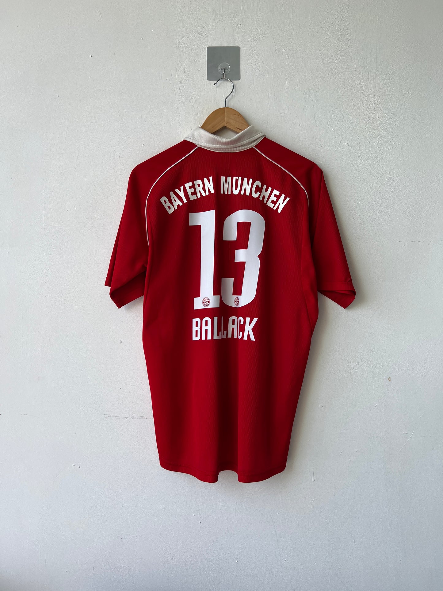 (M fits L) Bayern Munich 2005-07 Home Shirt Ballack #13