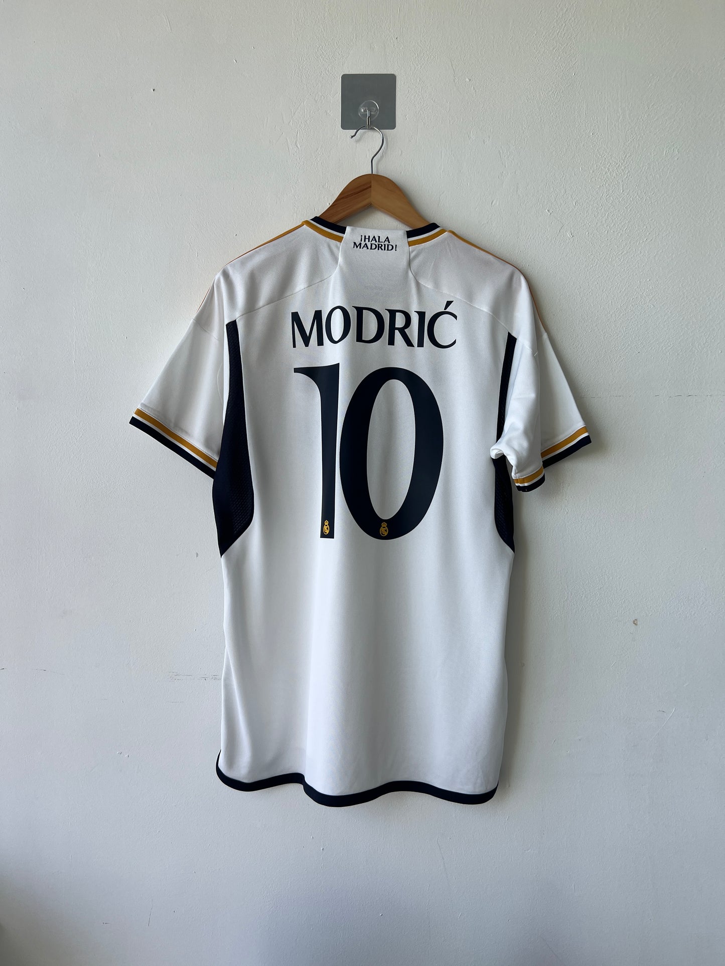 (L) Real Madrid 2023-24 Home Shirt Modric #10