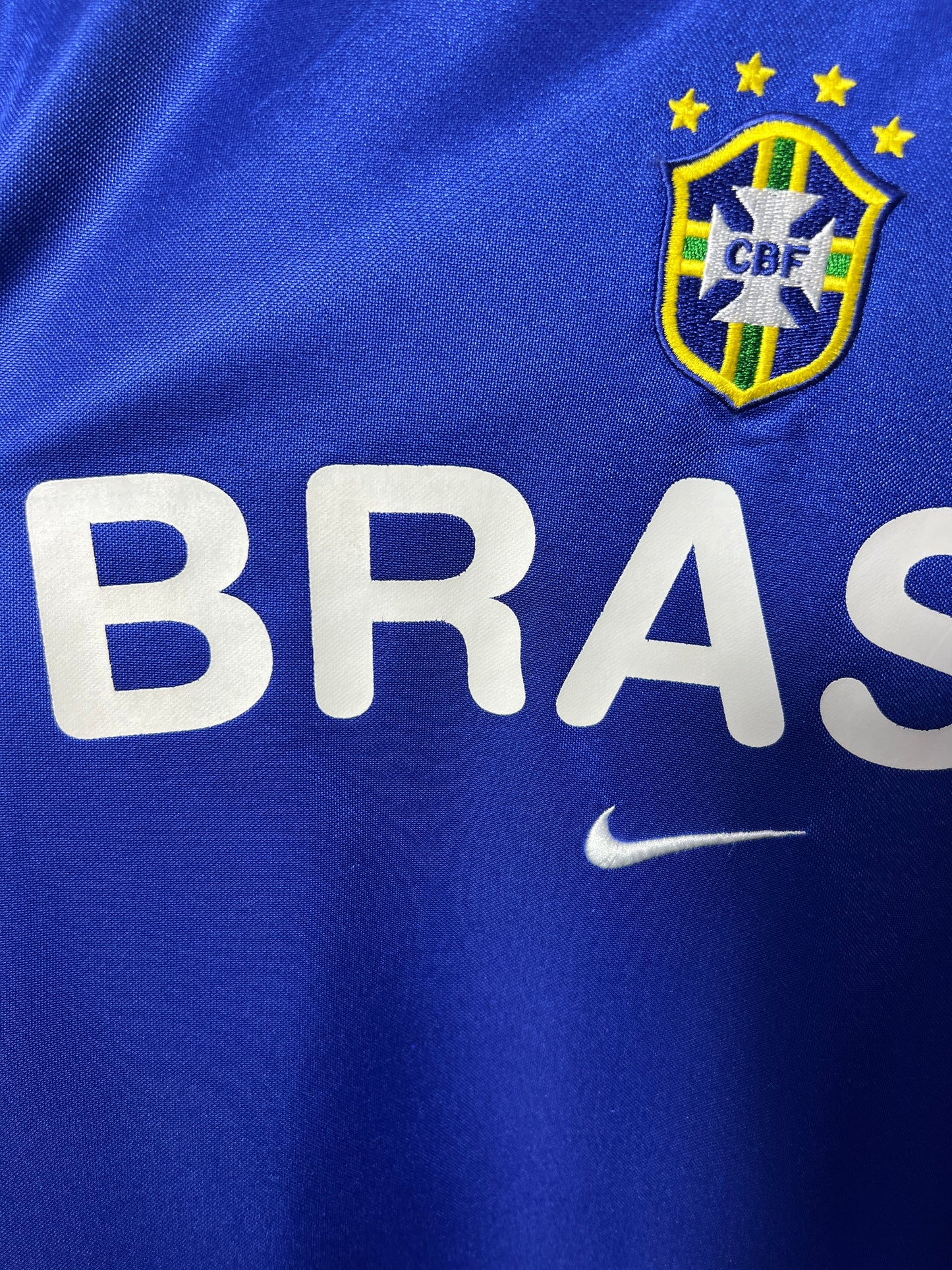 (M fits L) Brazil 2002 Nike Training Shirt